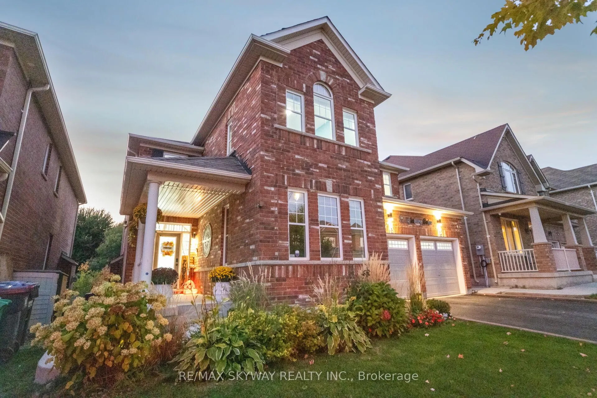 Photo 2 of 90 Aylesbury Drive, Brampton, Northwest Brampton — HOMEH