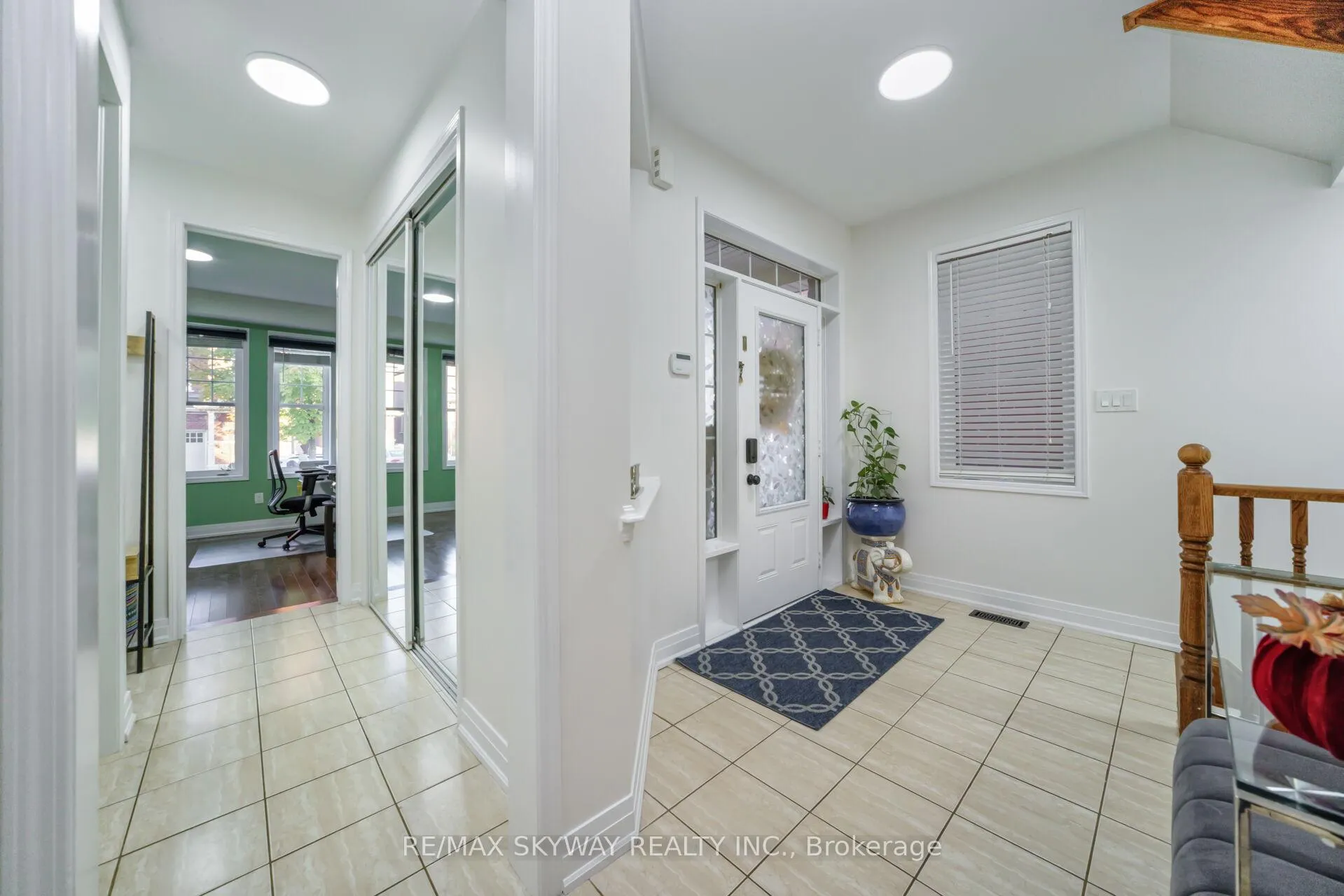 Photo 8 of 90 Aylesbury Drive, Brampton, Northwest Brampton — HOMEH