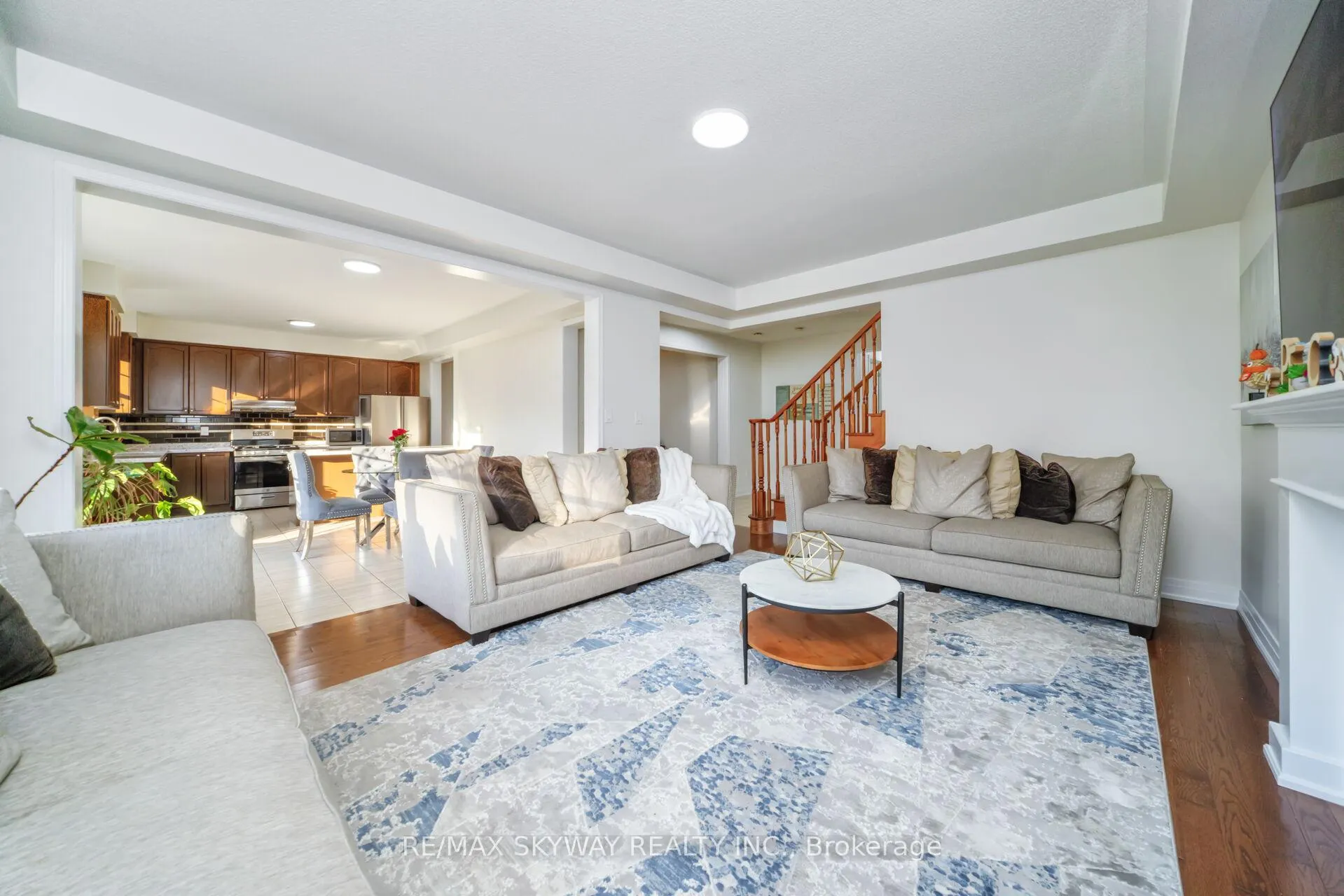 Photo 14 of 90 Aylesbury Drive, Brampton, Northwest Brampton — HOMEH