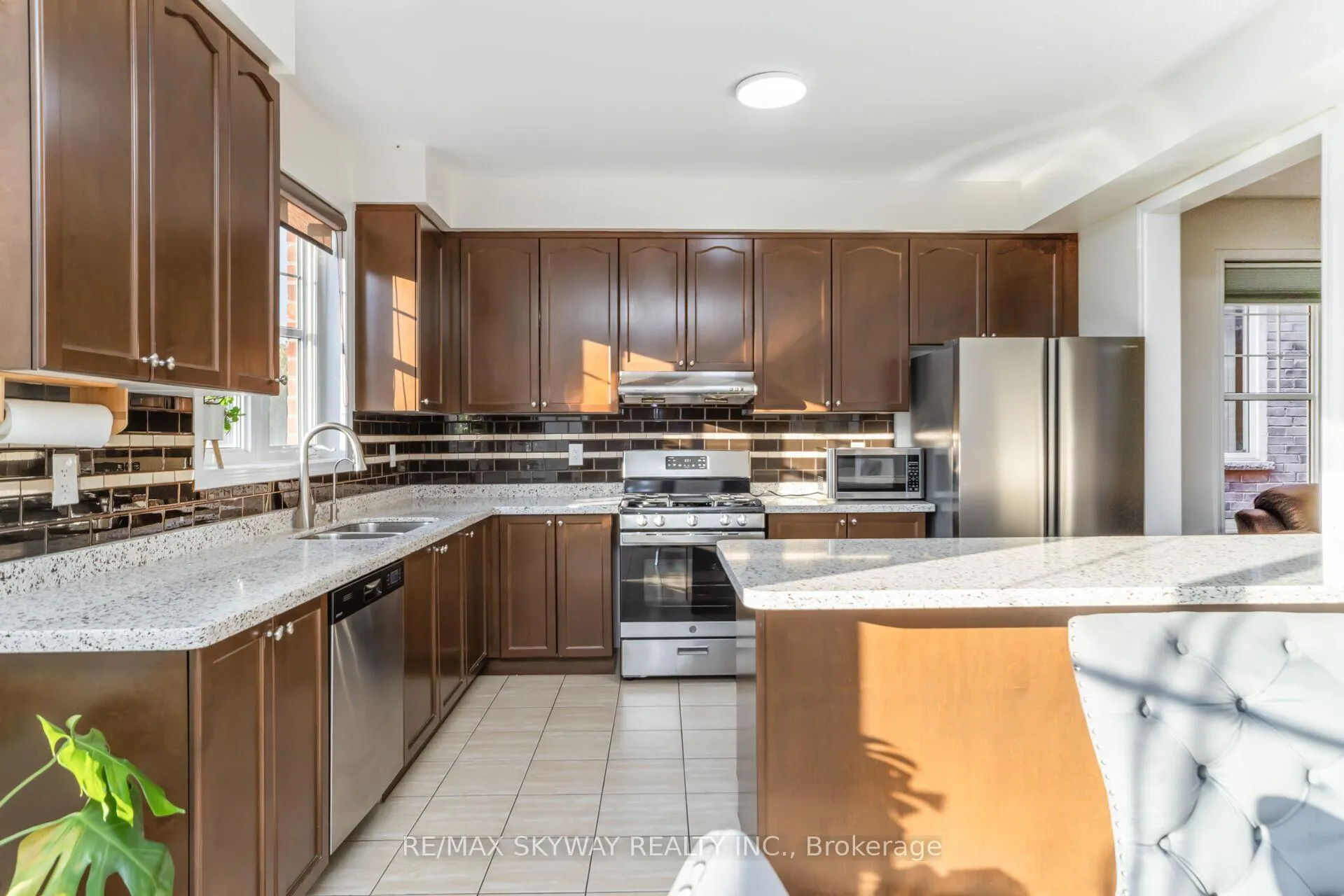 Photo 17 of 90 Aylesbury Drive, Brampton, Northwest Brampton — HOMEH