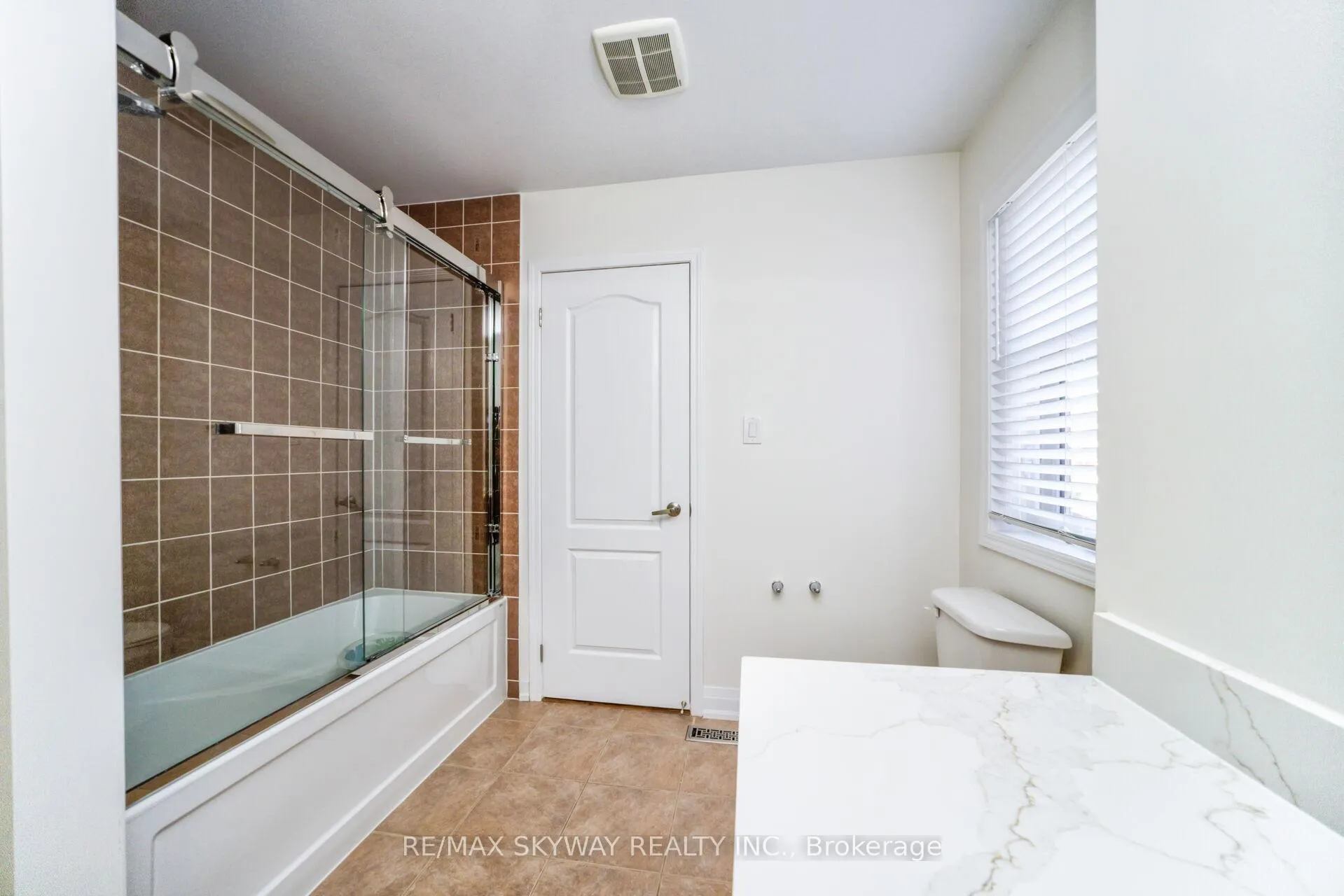 Photo 30 of 90 Aylesbury Drive, Brampton, Northwest Brampton — HOMEH