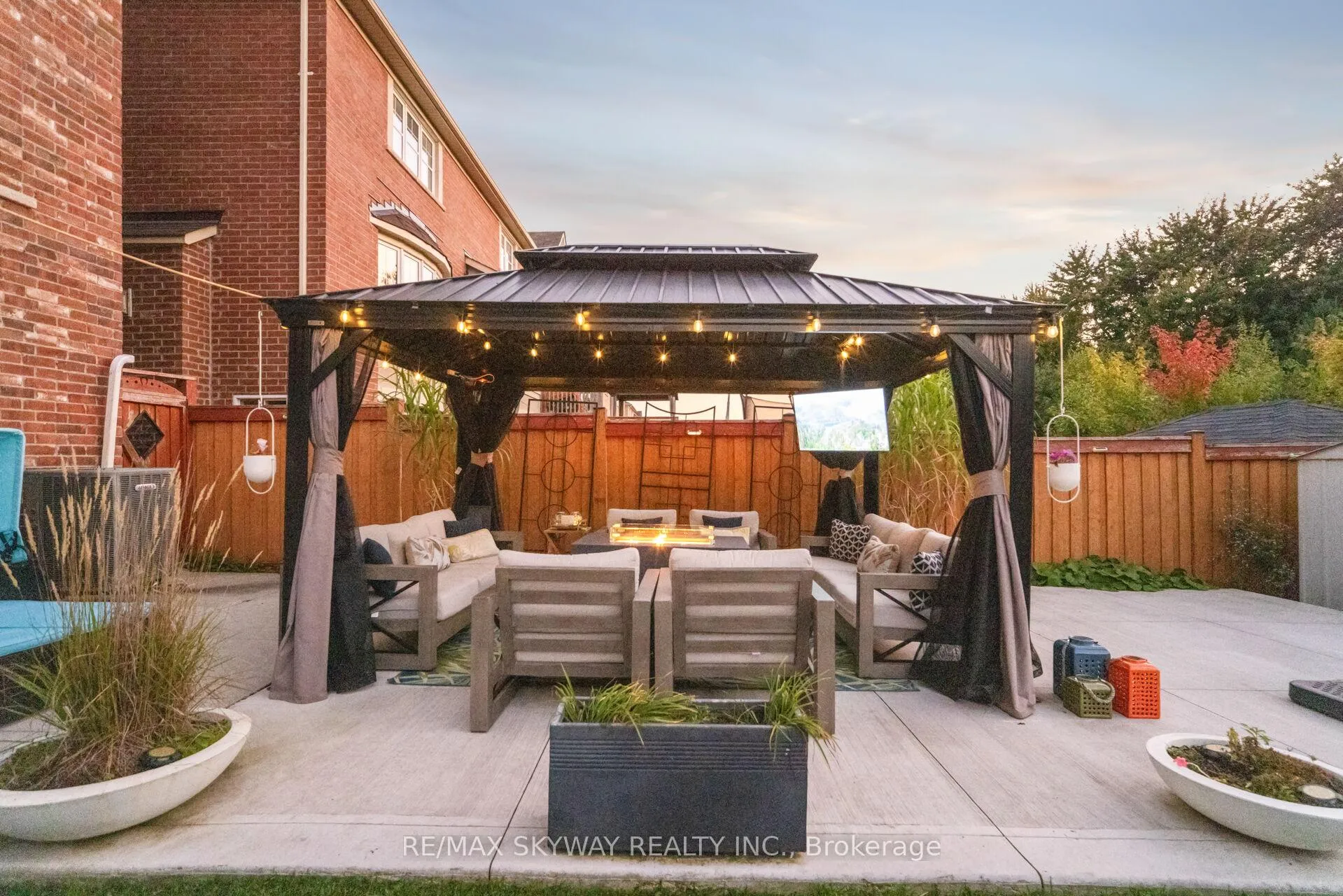 Photo 32 of 90 Aylesbury Drive, Brampton, Northwest Brampton — HOMEH