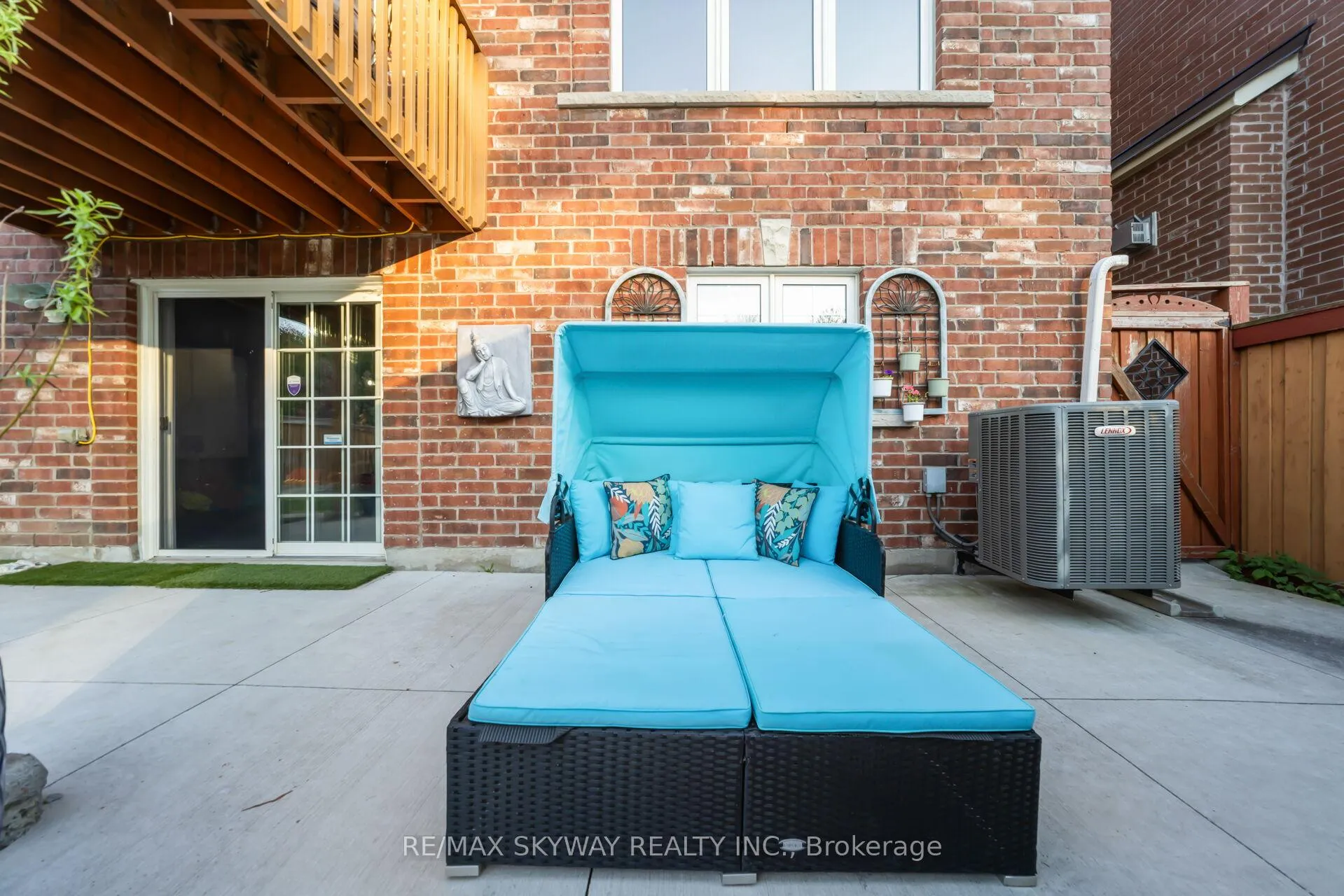 Photo 35 of 90 Aylesbury Drive, Brampton, Northwest Brampton — HOMEH