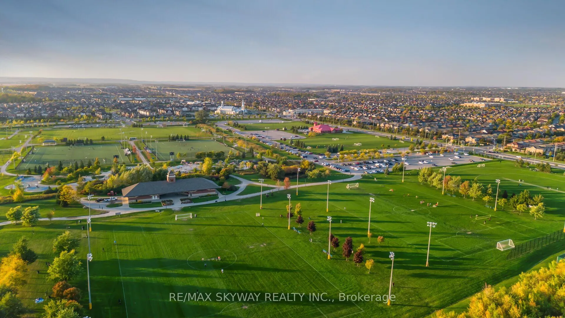 Photo 40 of 90 Aylesbury Drive, Brampton, Northwest Brampton — HOMEH