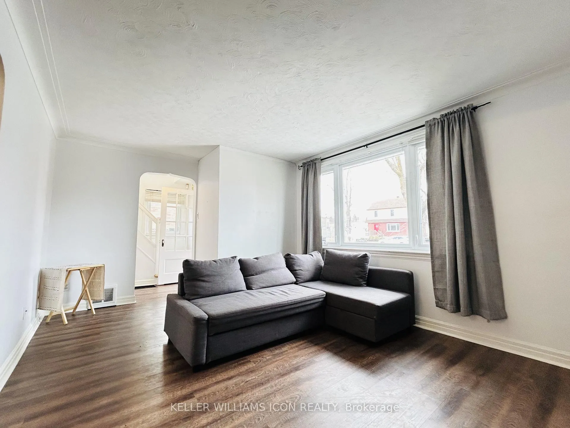 Photo 3 of 6 Centennial Boulevard, Ottawa, Ottawa East — HOMEH
