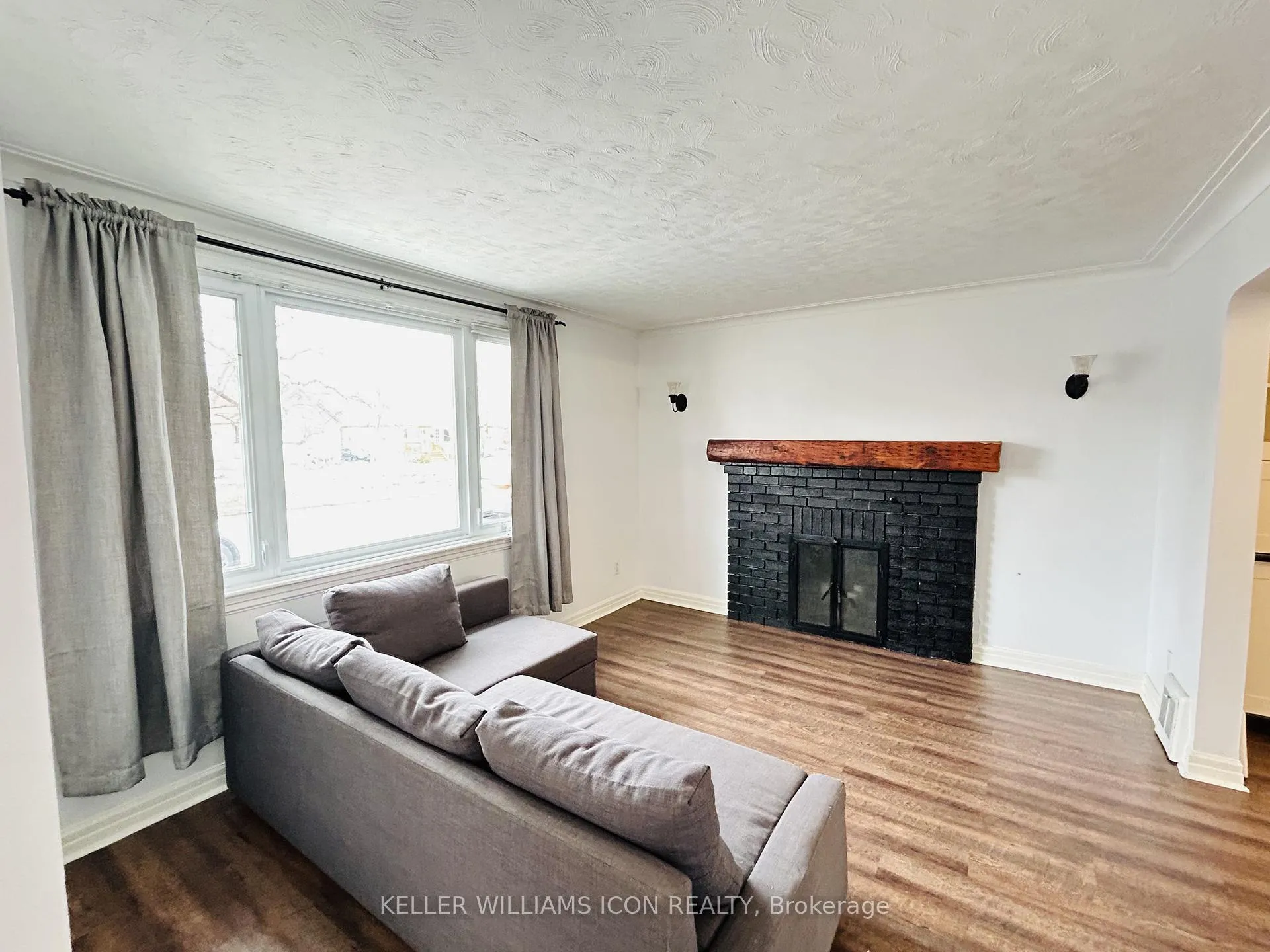 Photo 5 of 6 Centennial Boulevard, Ottawa, Ottawa East — HOMEH