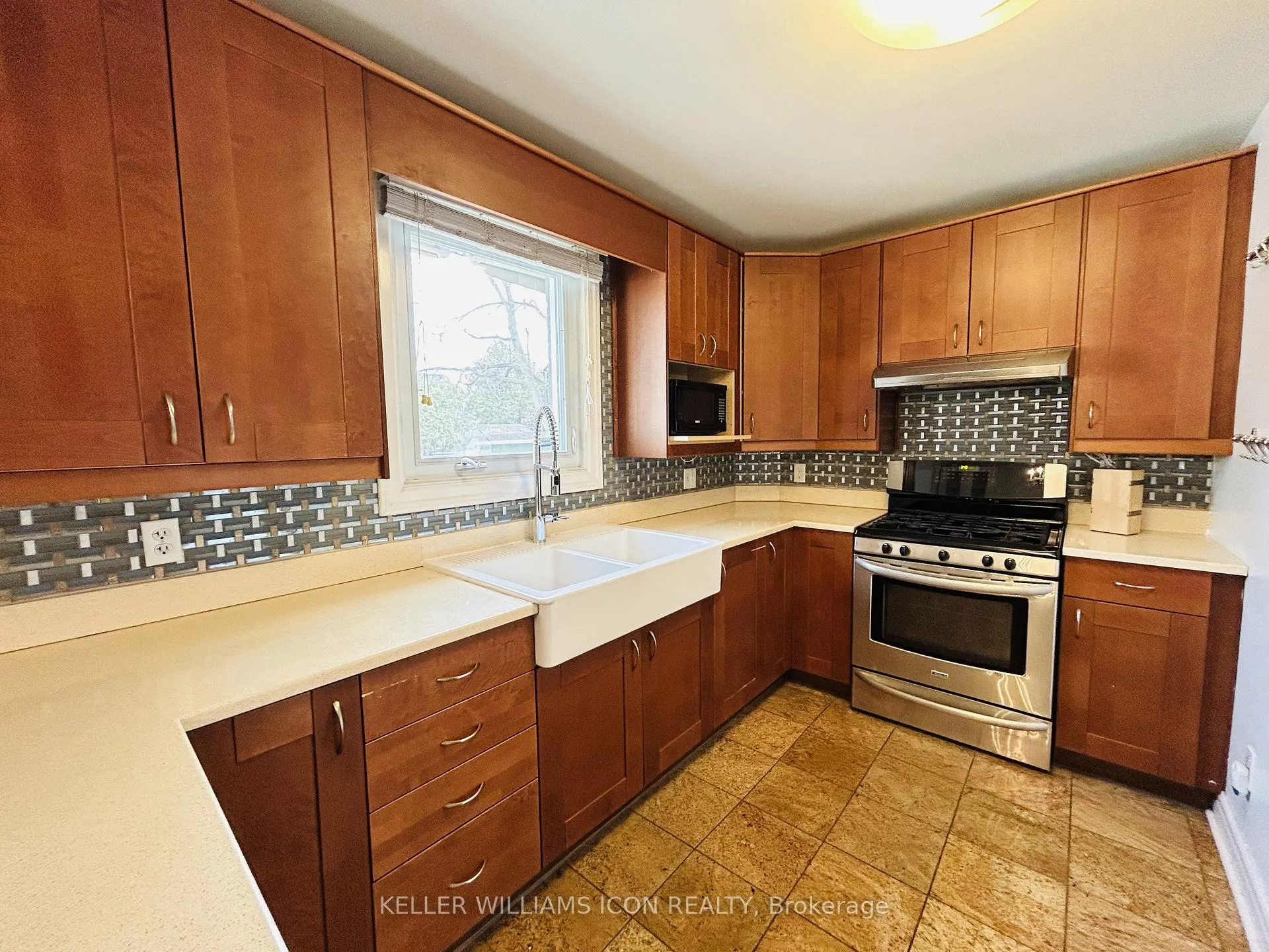Photo 9 of 6 Centennial Boulevard, Ottawa, Ottawa East — HOMEH