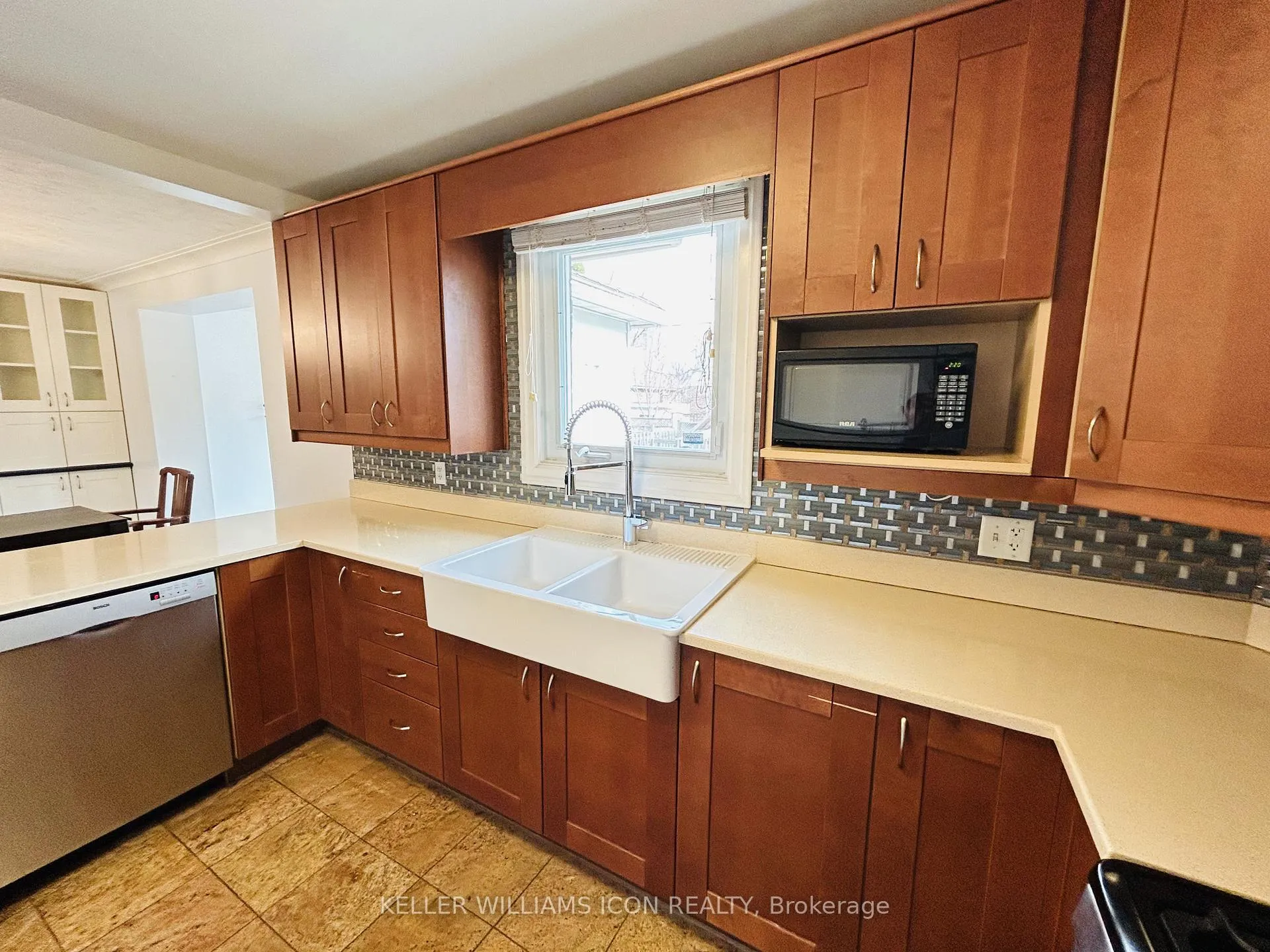 Photo 13 of 6 Centennial Boulevard, Ottawa, Ottawa East — HOMEH