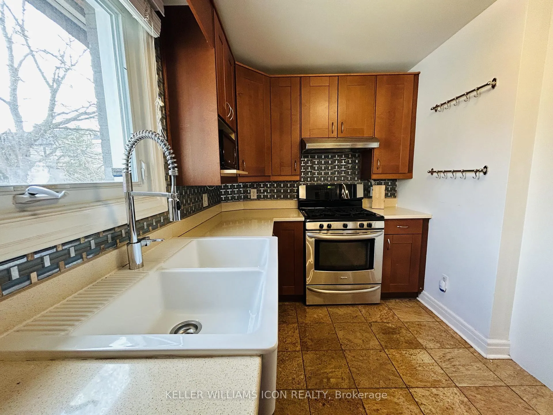Photo 14 of 6 Centennial Boulevard, Ottawa, Ottawa East — HOMEH