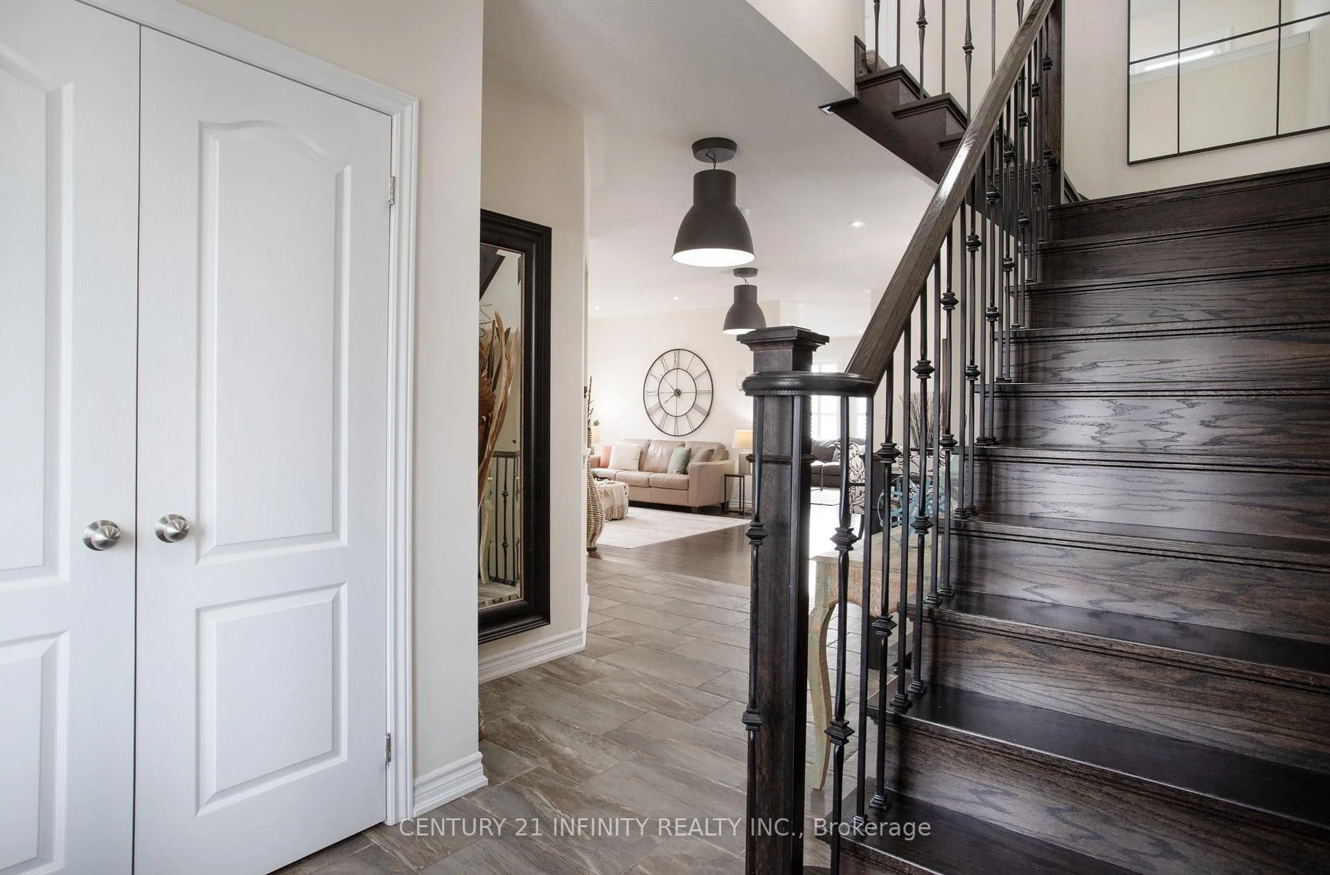 Photo 5 of 1283 Aldsworth Crescent, Oshawa, Eastdale — HOMEH