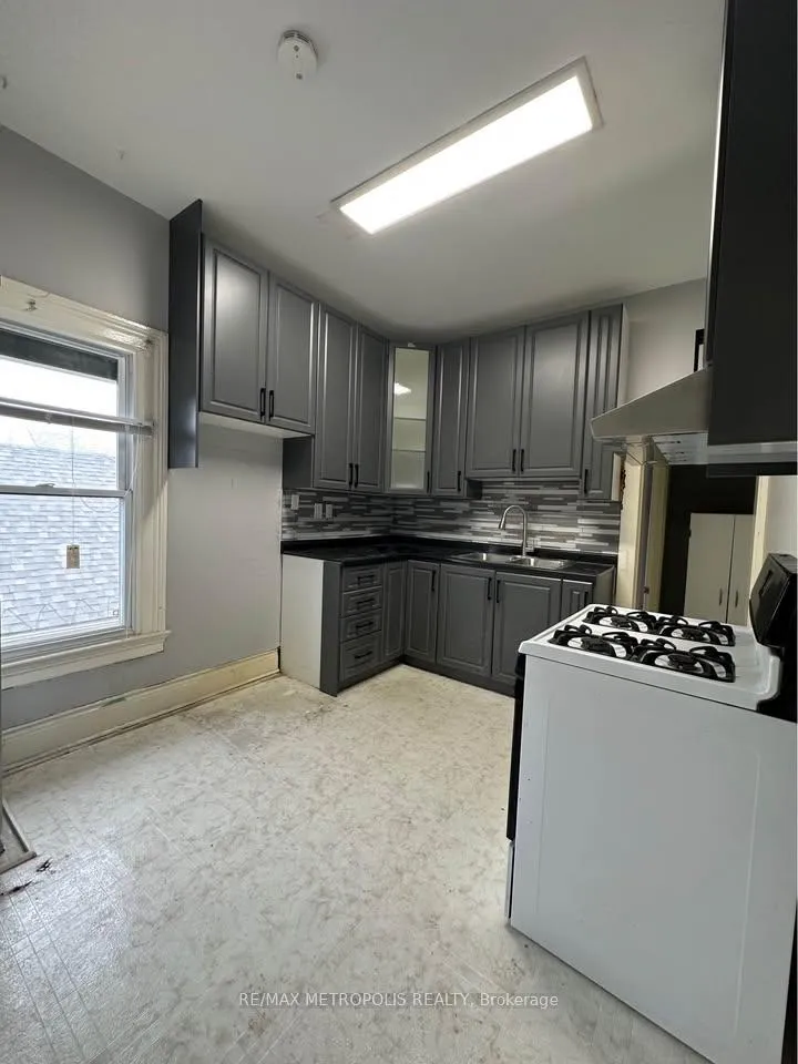Photo 5 of Unit 2, 22 Haynes Avenue, St. Catharines, E. Chester — HOMEH