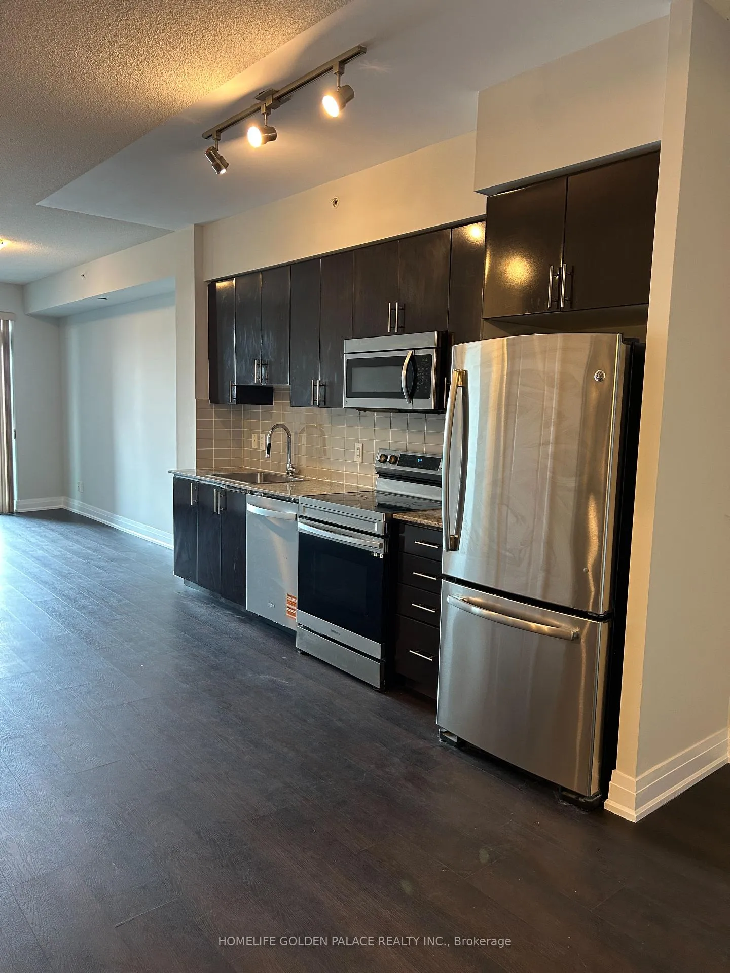 Photo 5 of Unit 1512, 7171 Yonge Street, Markham, Thornhill — HOMEH