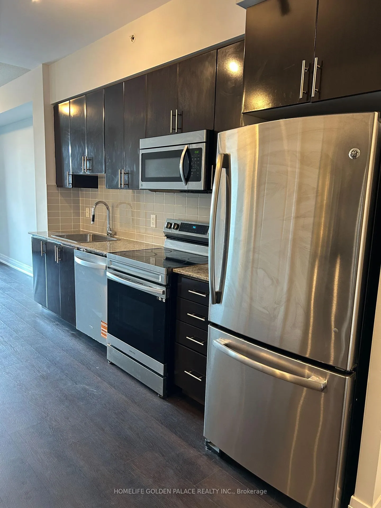 Photo 6 of Unit 1512, 7171 Yonge Street, Markham, Thornhill — HOMEH