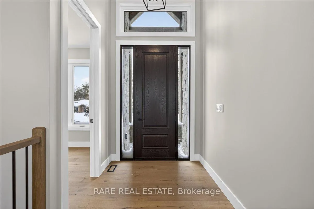 Photo 3 of 32 Alpine Way, Oro-Medonte, Horseshoe Valley — HOMEH
