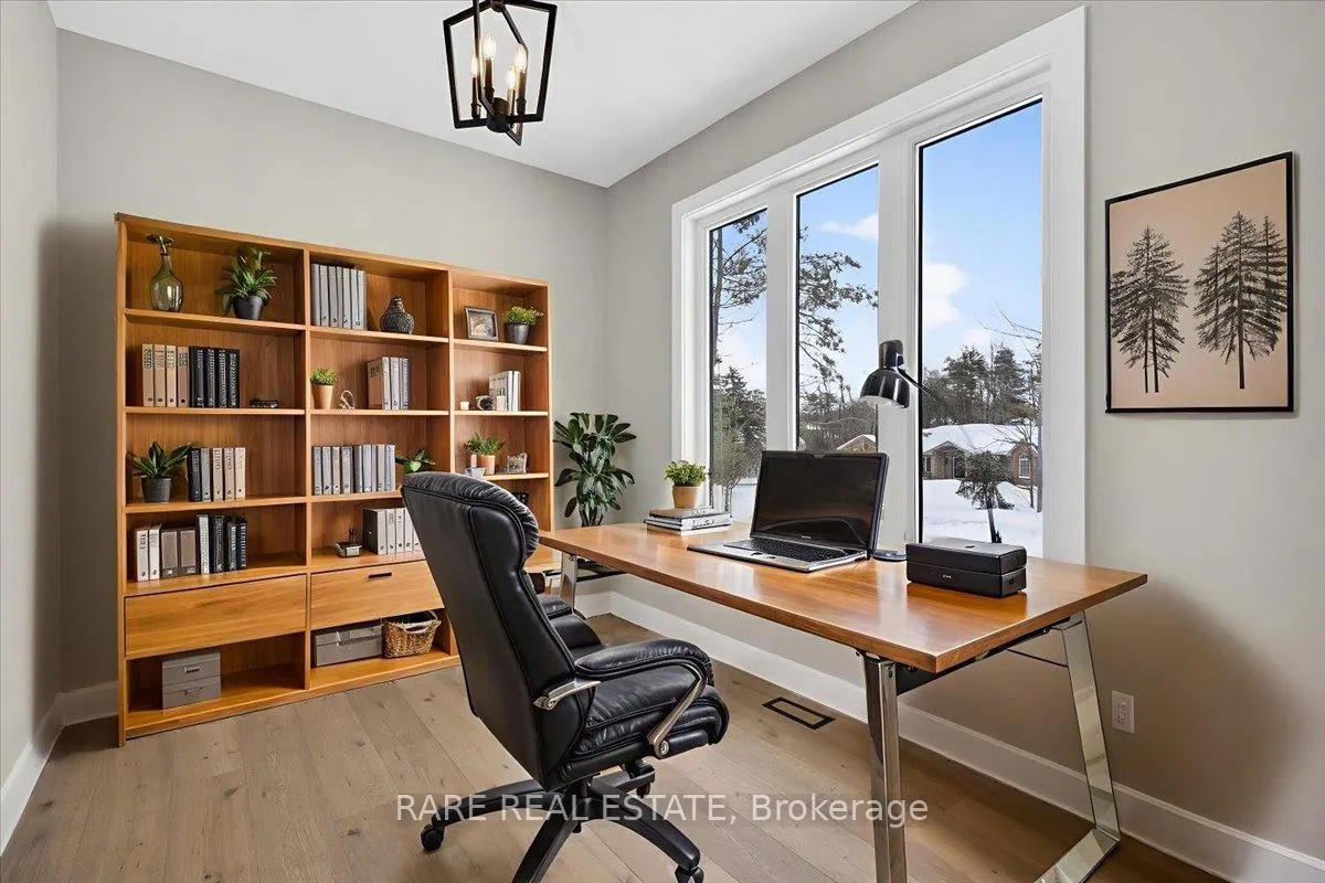 Photo 4 of 32 Alpine Way, Oro-Medonte, Horseshoe Valley — HOMEH