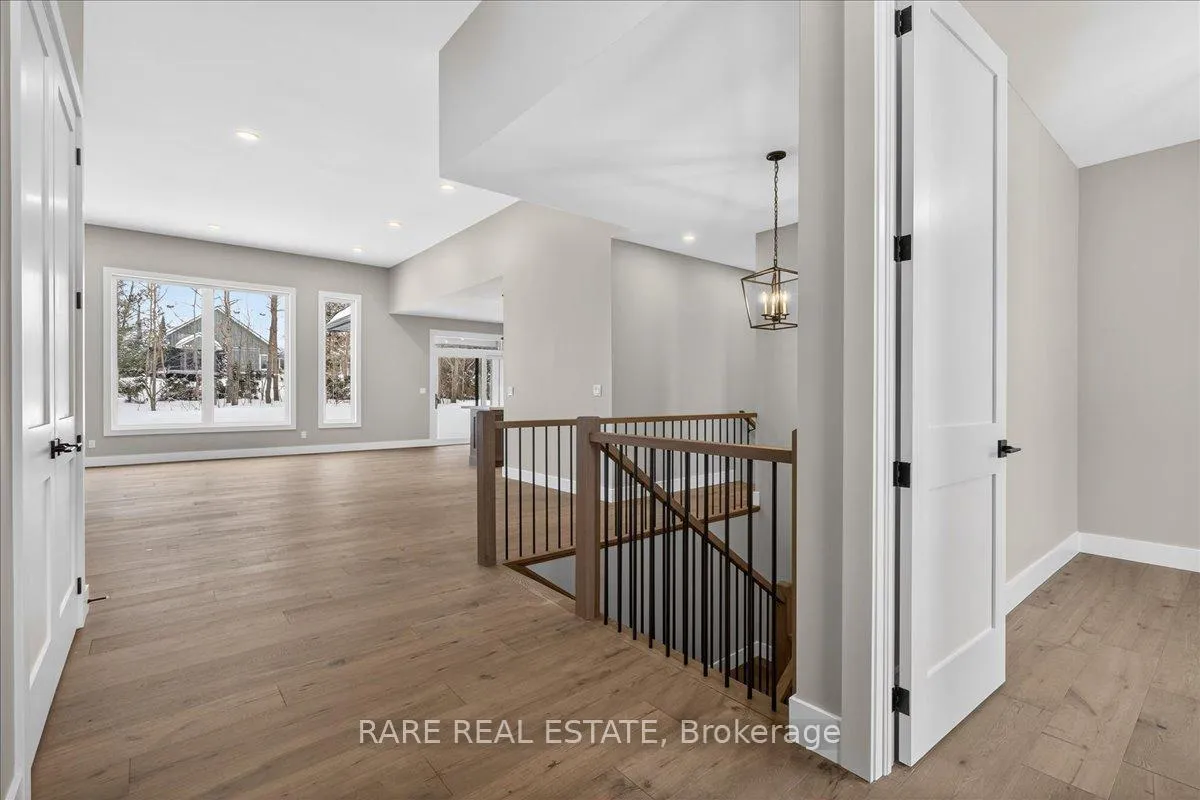 Photo 5 of 32 Alpine Way, Oro-Medonte, Horseshoe Valley — HOMEH