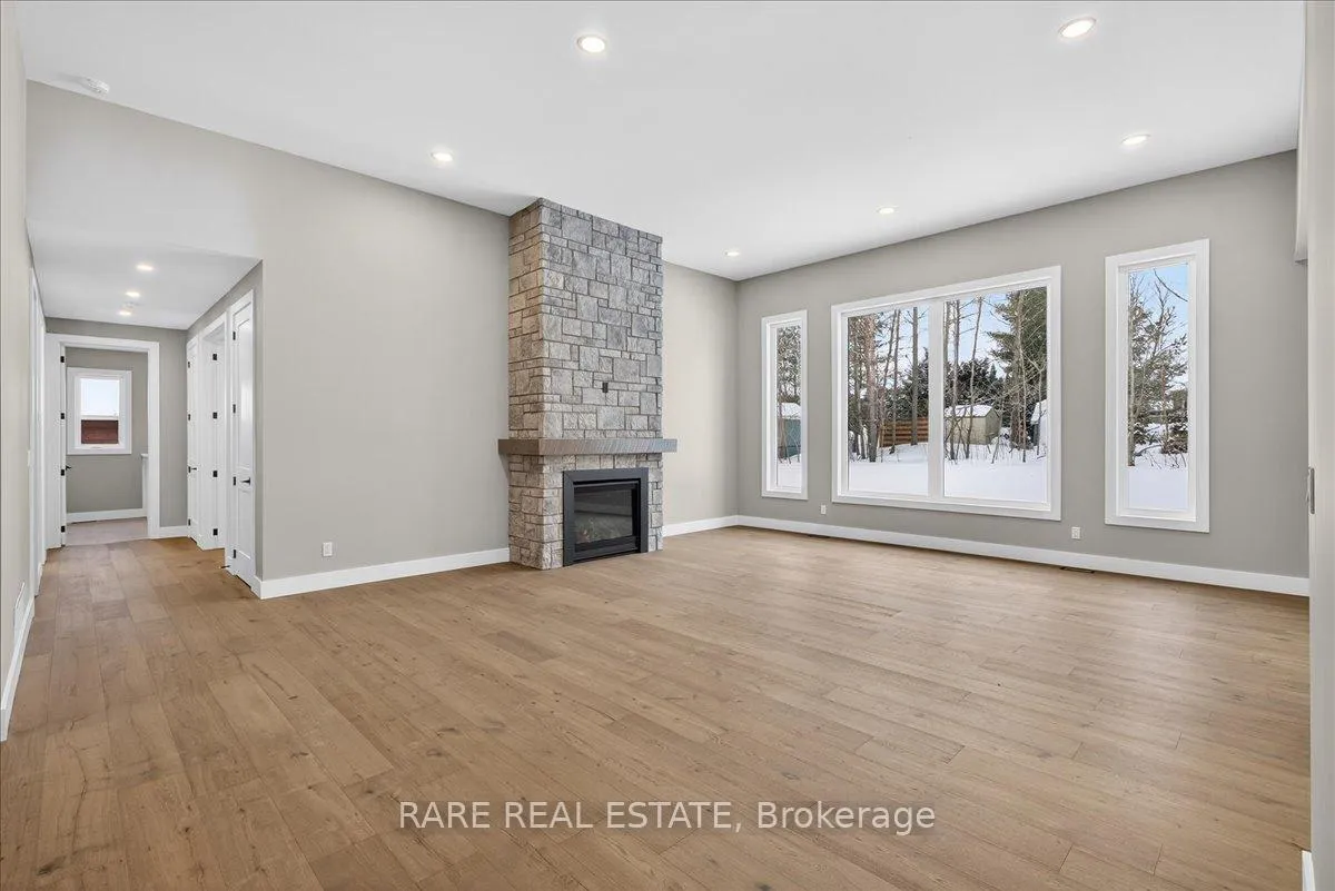 Photo 7 of 32 Alpine Way, Oro-Medonte, Horseshoe Valley — HOMEH