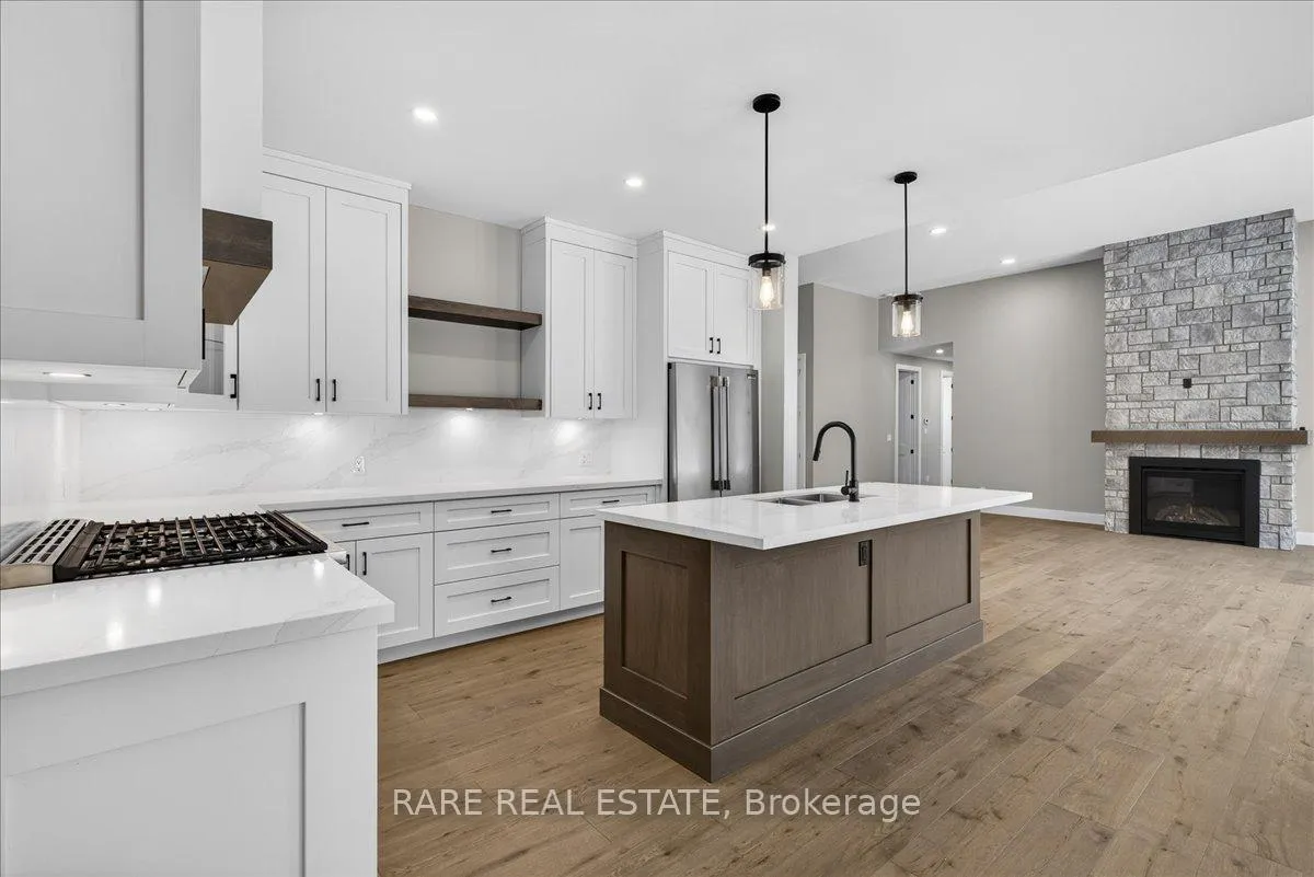 Photo 13 of 32 Alpine Way, Oro-Medonte, Horseshoe Valley — HOMEH