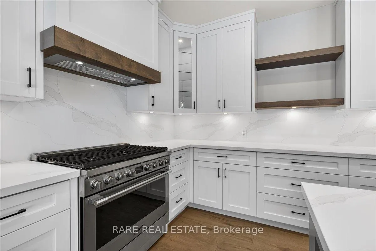 Photo 15 of 32 Alpine Way, Oro-Medonte, Horseshoe Valley — HOMEH