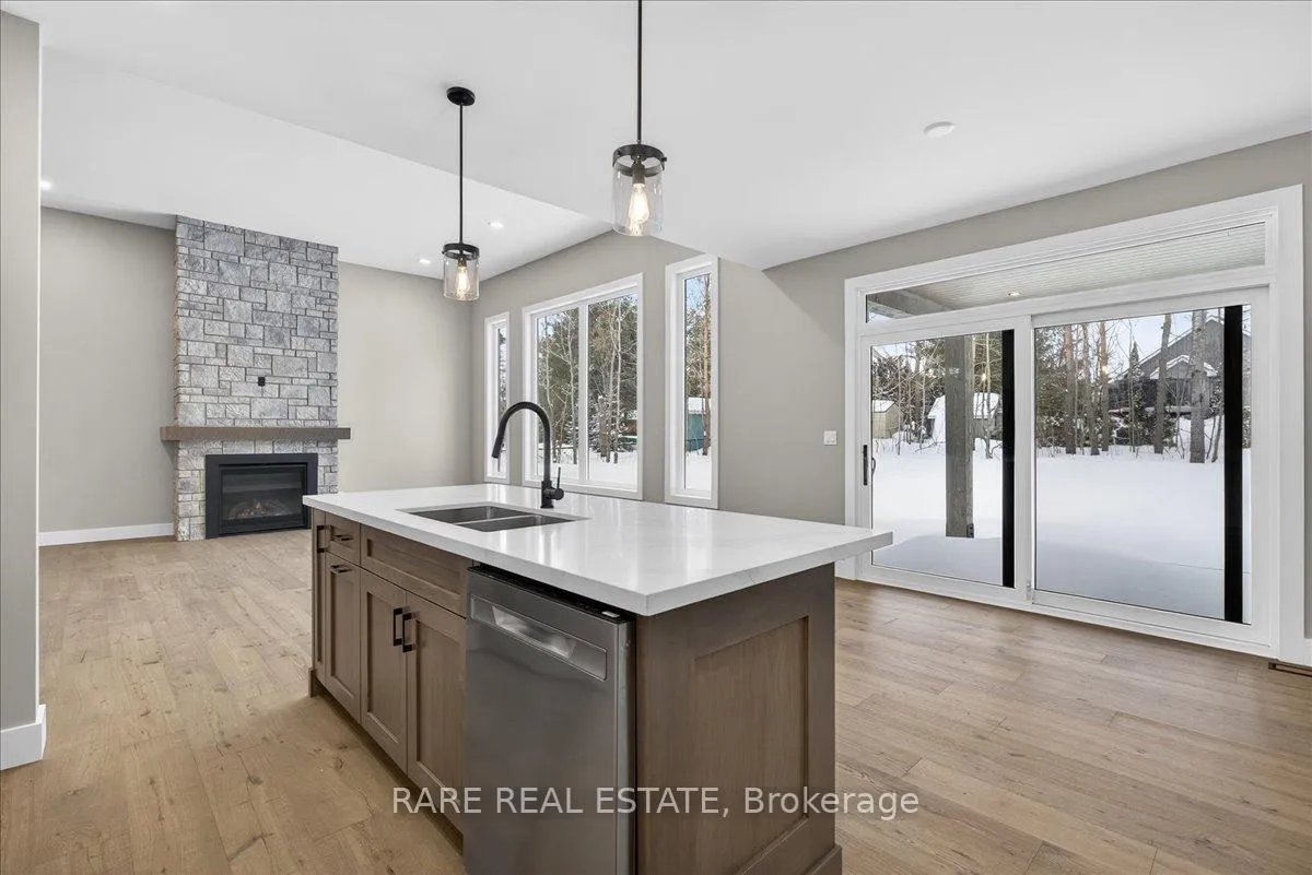 Photo 16 of 32 Alpine Way, Oro-Medonte, Horseshoe Valley — HOMEH