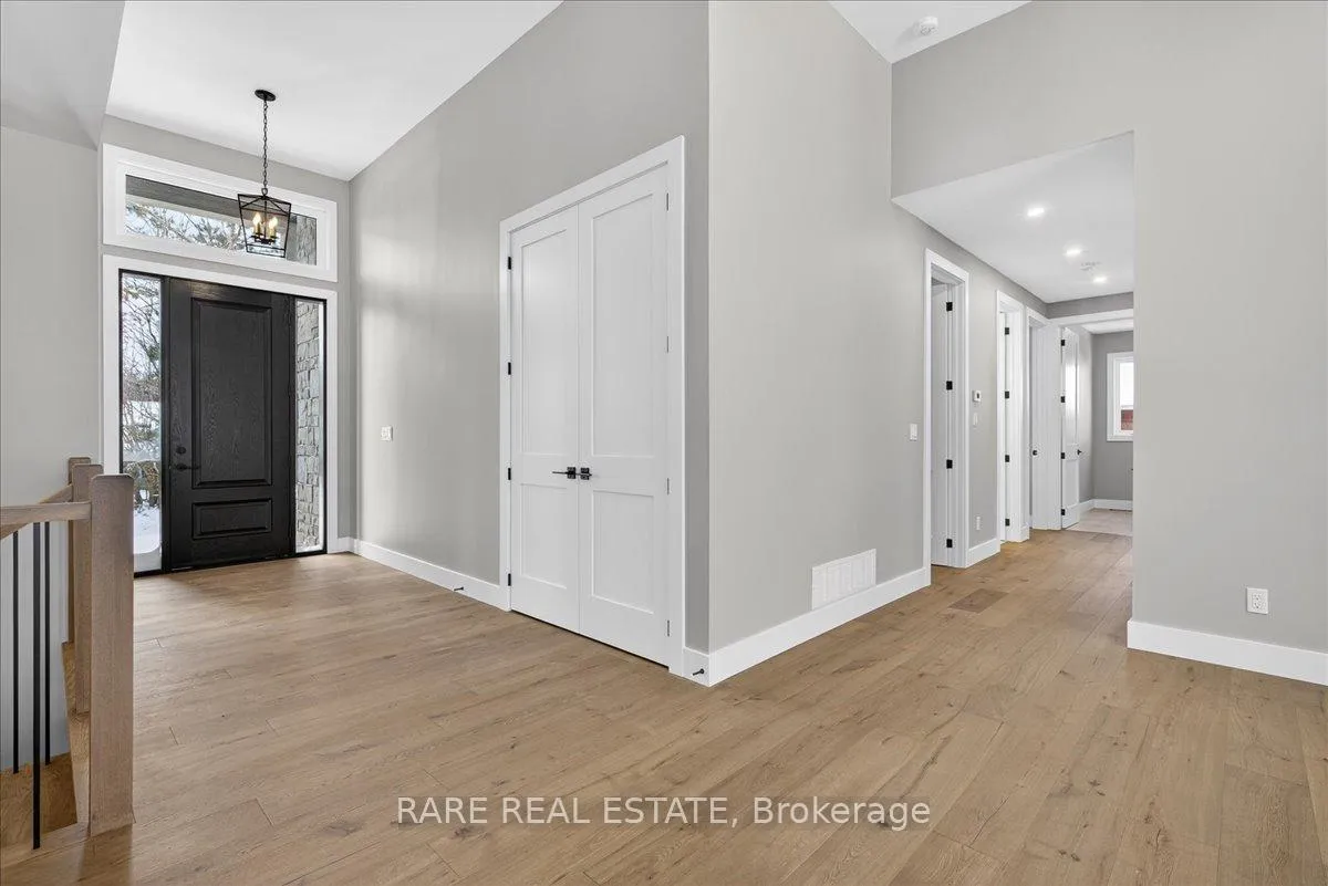Photo 17 of 32 Alpine Way, Oro-Medonte, Horseshoe Valley — HOMEH
