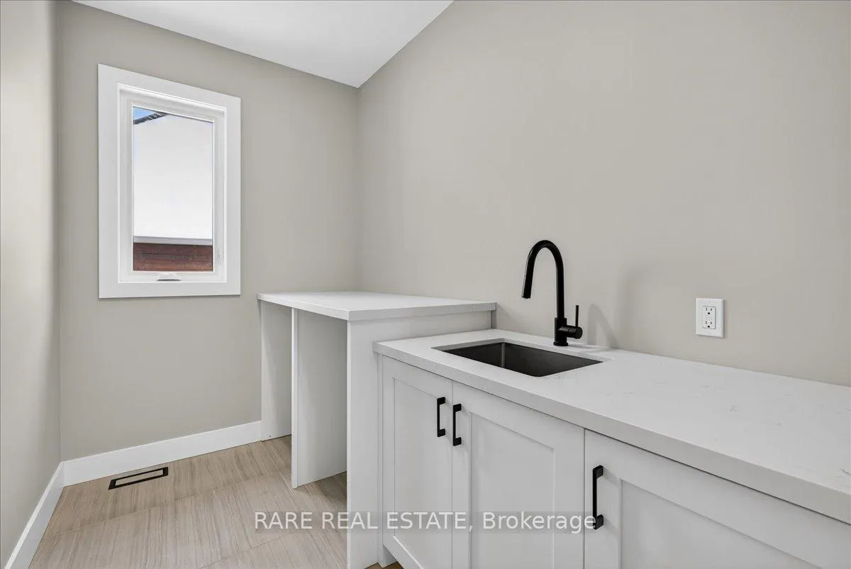 Photo 22 of 32 Alpine Way, Oro-Medonte, Horseshoe Valley — HOMEH