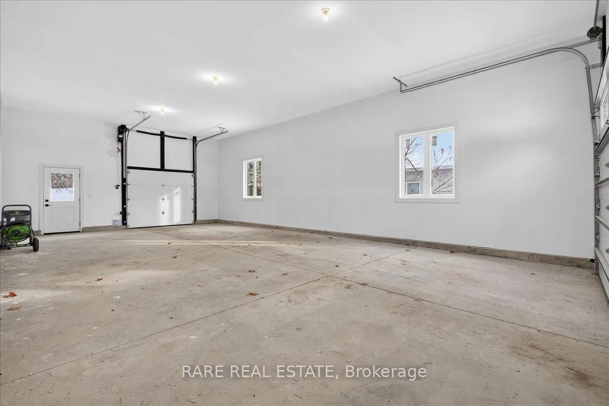 Photo 33 of 32 Alpine Way, Oro-Medonte, Horseshoe Valley — HOMEH