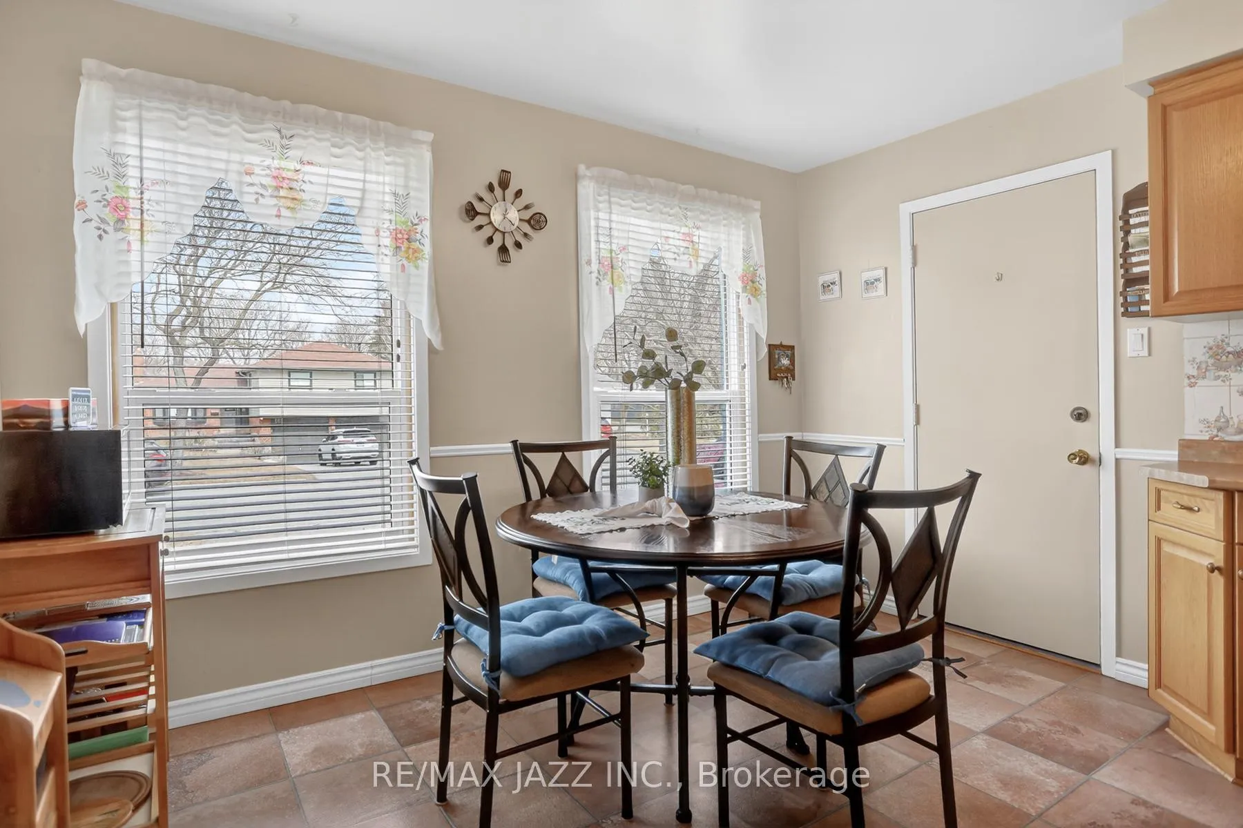 Photo 7 of 152 Guthrie Crescent, Whitby, Lynde Creek — HOMEH