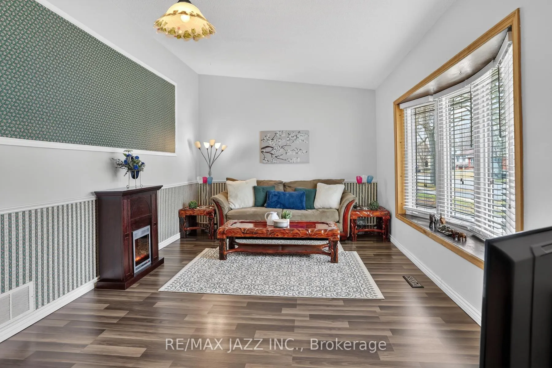 Photo 9 of 152 Guthrie Crescent, Whitby, Lynde Creek — HOMEH