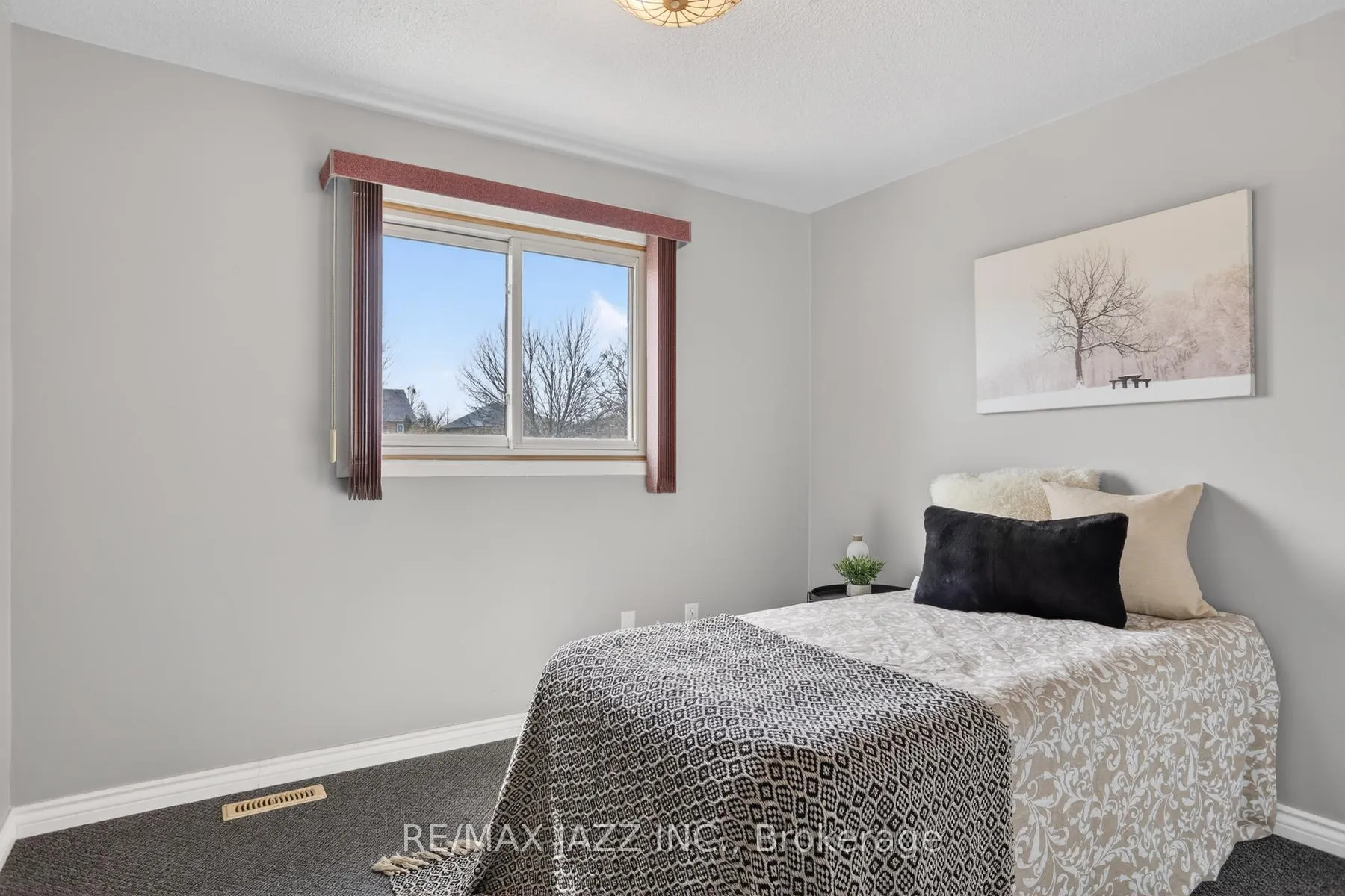 Photo 17 of 152 Guthrie Crescent, Whitby, Lynde Creek — HOMEH