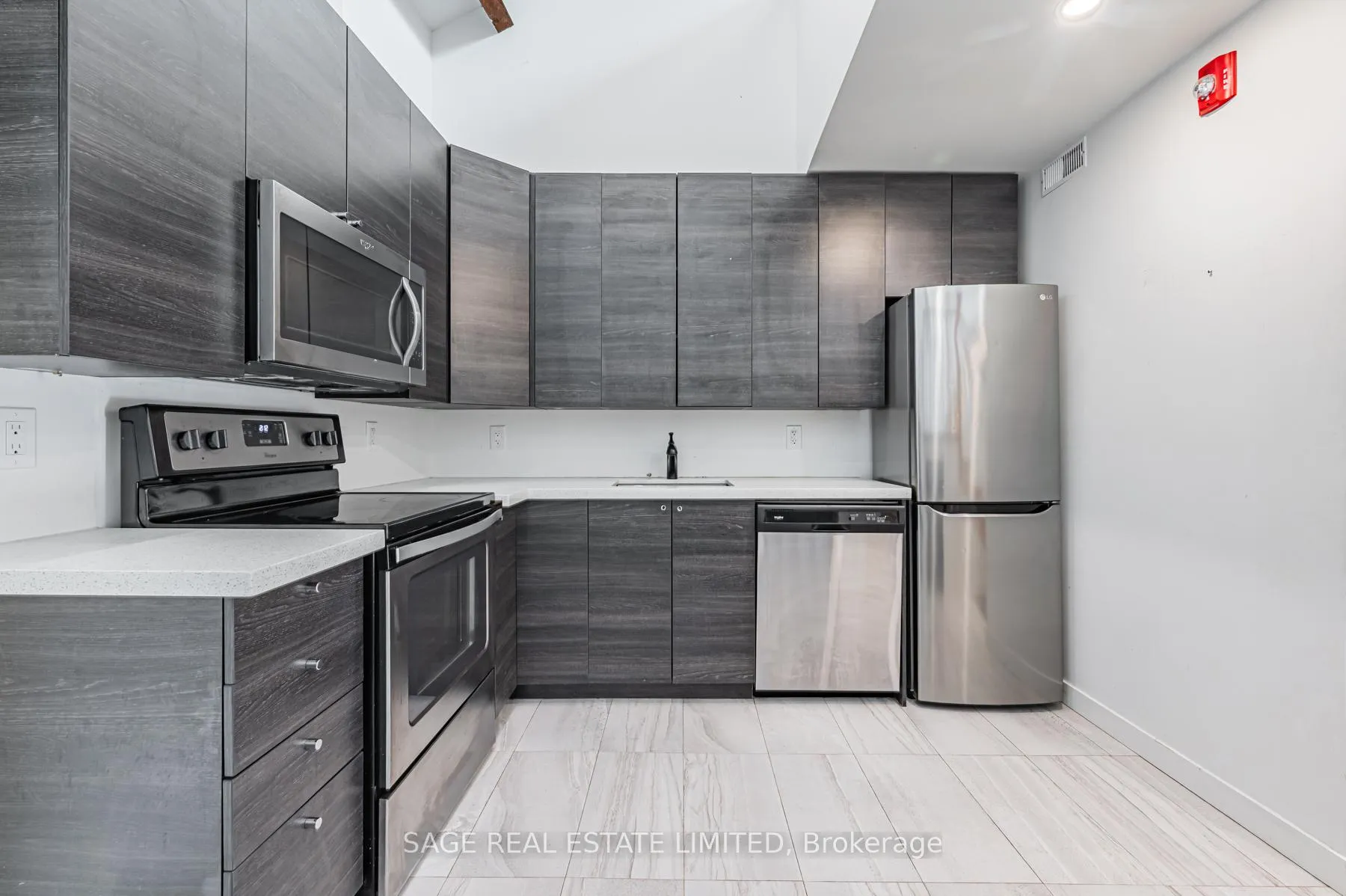 Photo 4 of Unit 3, 14 Cross Street, Hamilton, Dundas — HOMEH