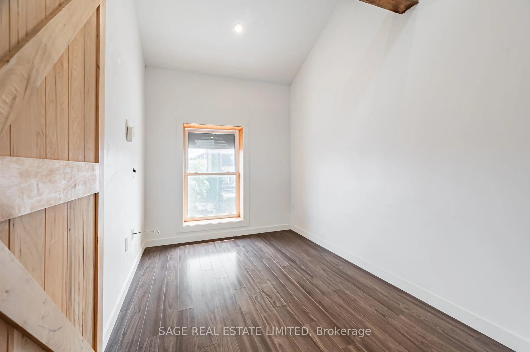 Photo 8 of Unit 3, 14 Cross Street, Hamilton, Dundas — HOMEH