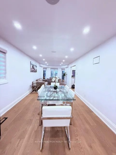 Photo 5 of Unit Main, 35 Hammond Drive, Aurora, Aurora Heights — HOMEH