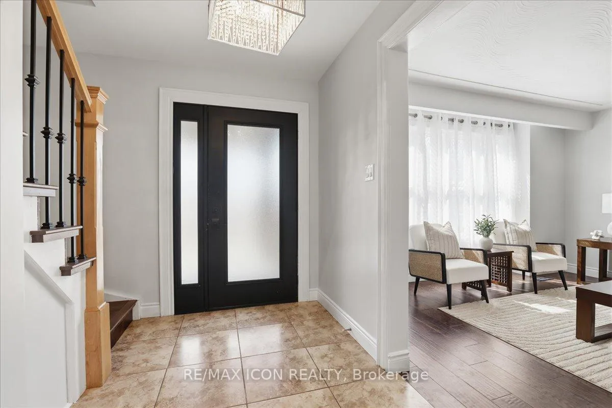 Photo 5 of 112 White Oak Place, Waterloo — HOMEH