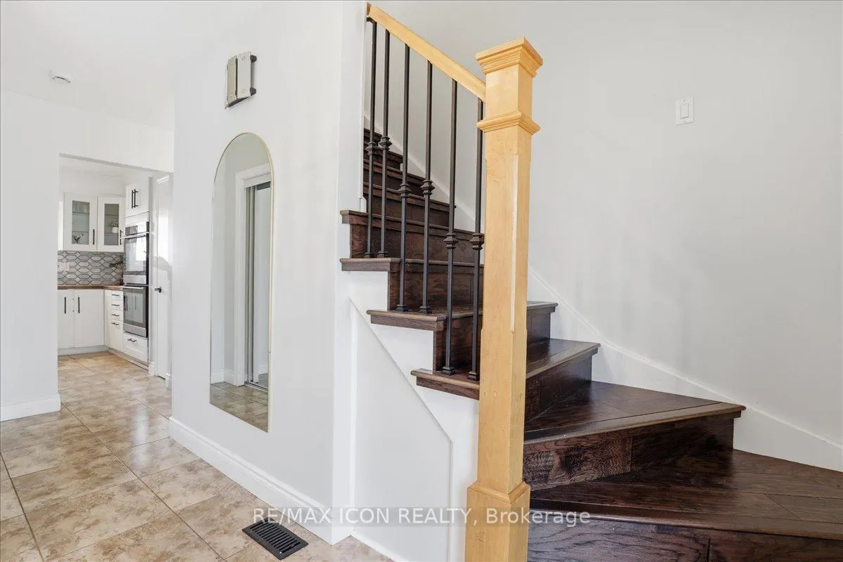 Photo 6 of 112 White Oak Place, Waterloo — HOMEH
