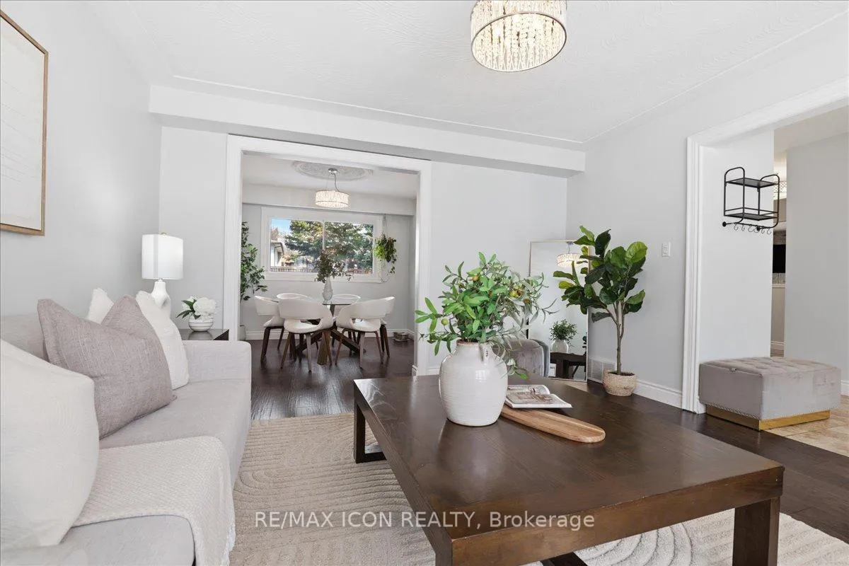 Photo 10 of 112 White Oak Place, Waterloo — HOMEH