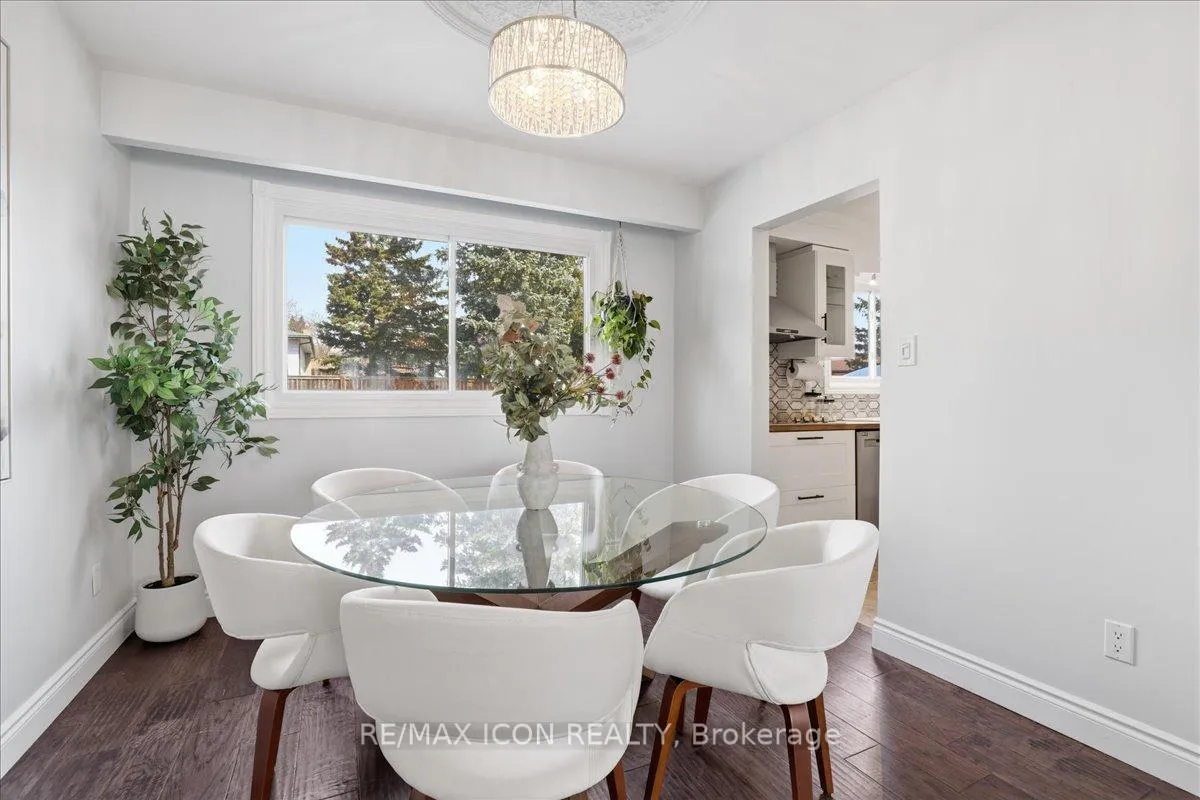 Photo 11 of 112 White Oak Place, Waterloo — HOMEH
