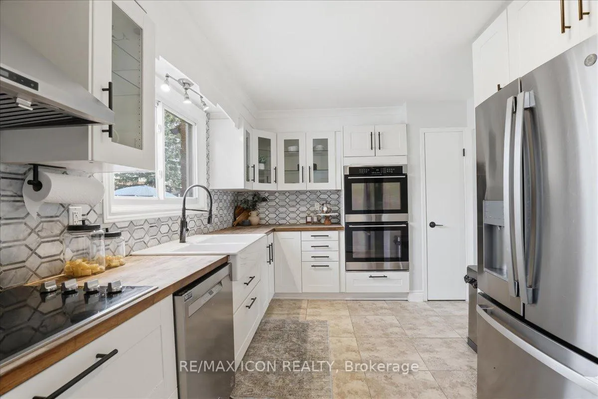 Photo 13 of 112 White Oak Place, Waterloo — HOMEH