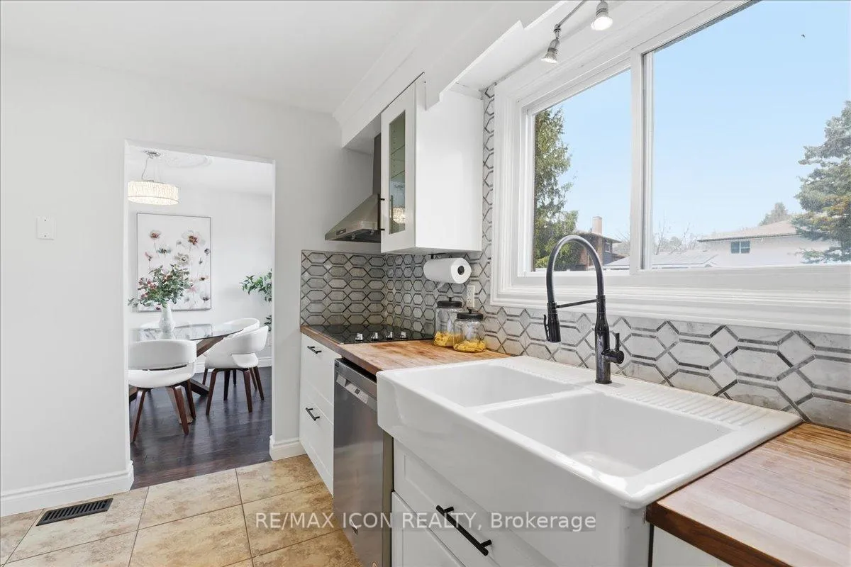 Photo 15 of 112 White Oak Place, Waterloo — HOMEH