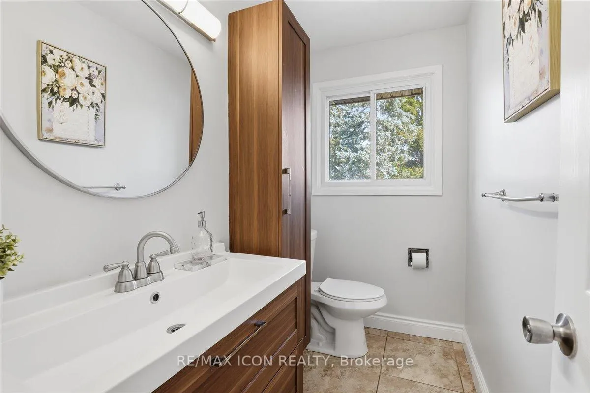 Photo 17 of 112 White Oak Place, Waterloo — HOMEH