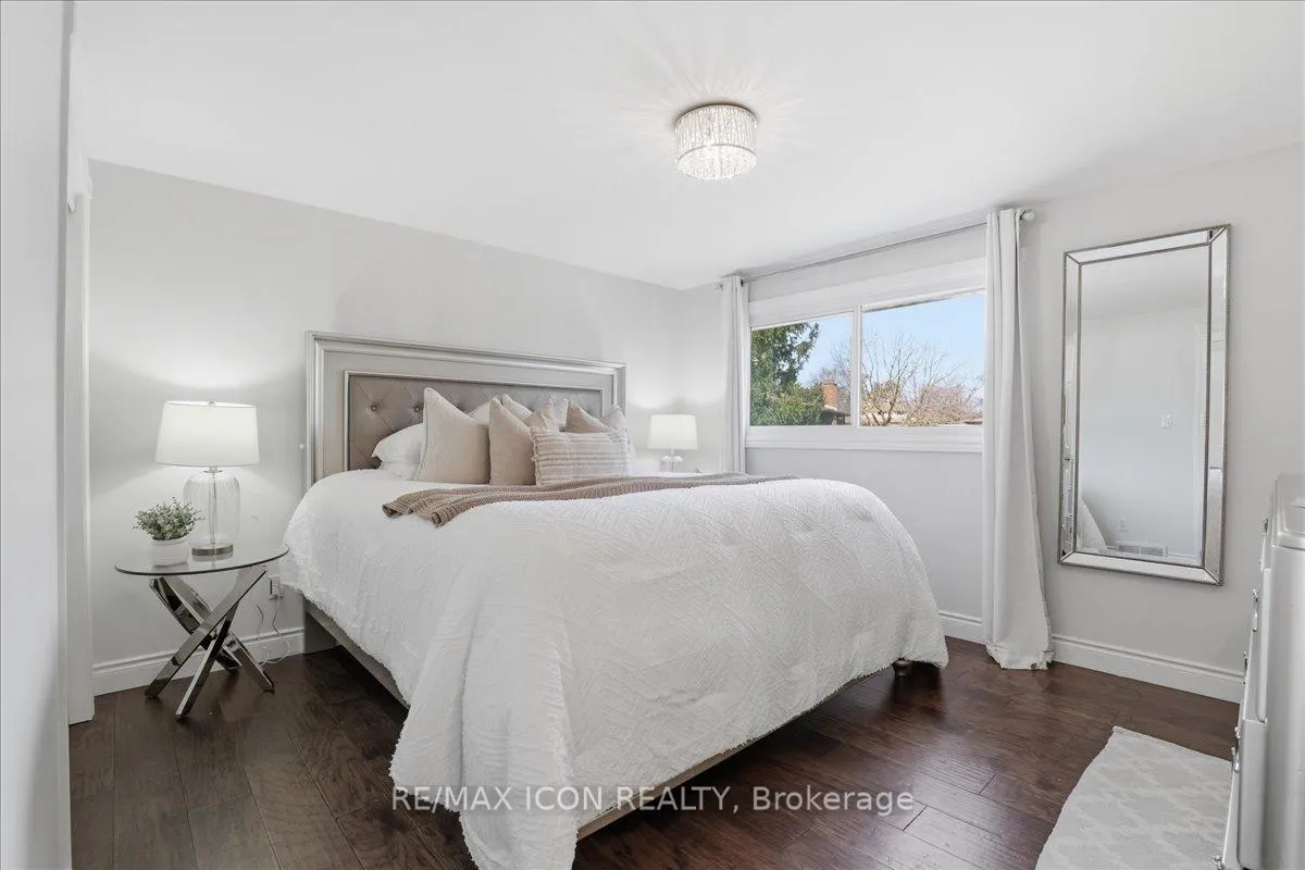 Photo 20 of 112 White Oak Place, Waterloo — HOMEH
