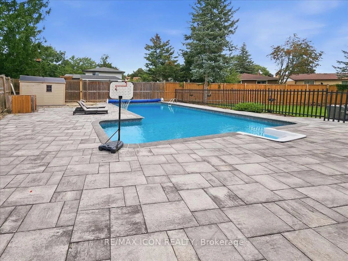 Photo 36 of 112 White Oak Place, Waterloo — HOMEH