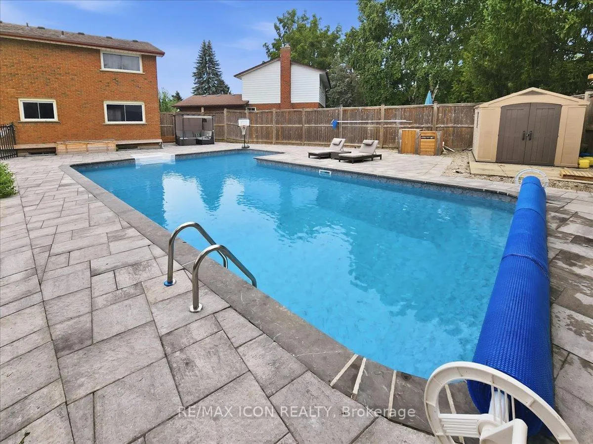 Photo 37 of 112 White Oak Place, Waterloo — HOMEH