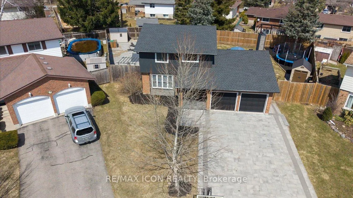 Photo 38 of 112 White Oak Place, Waterloo — HOMEH