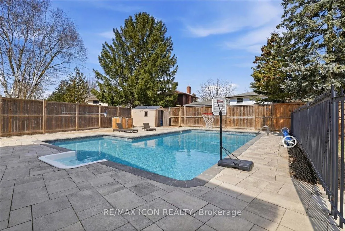 Photo 40 of 112 White Oak Place, Waterloo — HOMEH