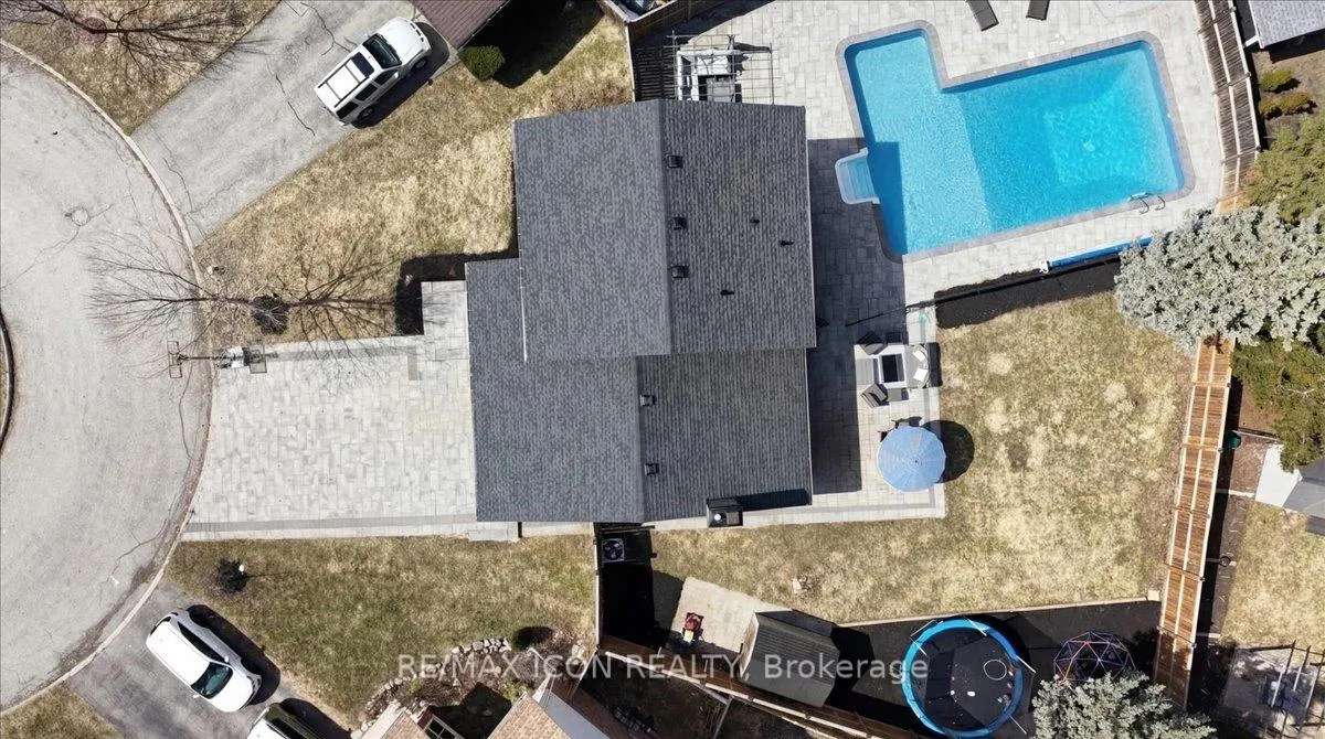 Photo 42 of 112 White Oak Place, Waterloo — HOMEH
