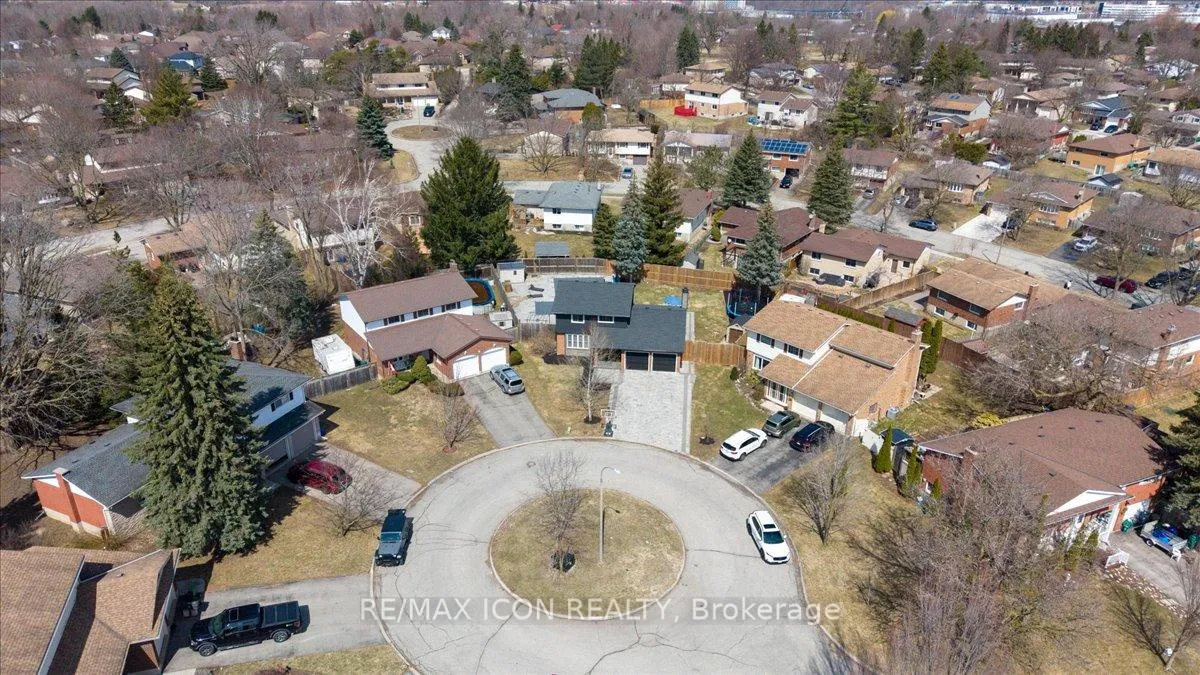 Photo 43 of 112 White Oak Place, Waterloo — HOMEH