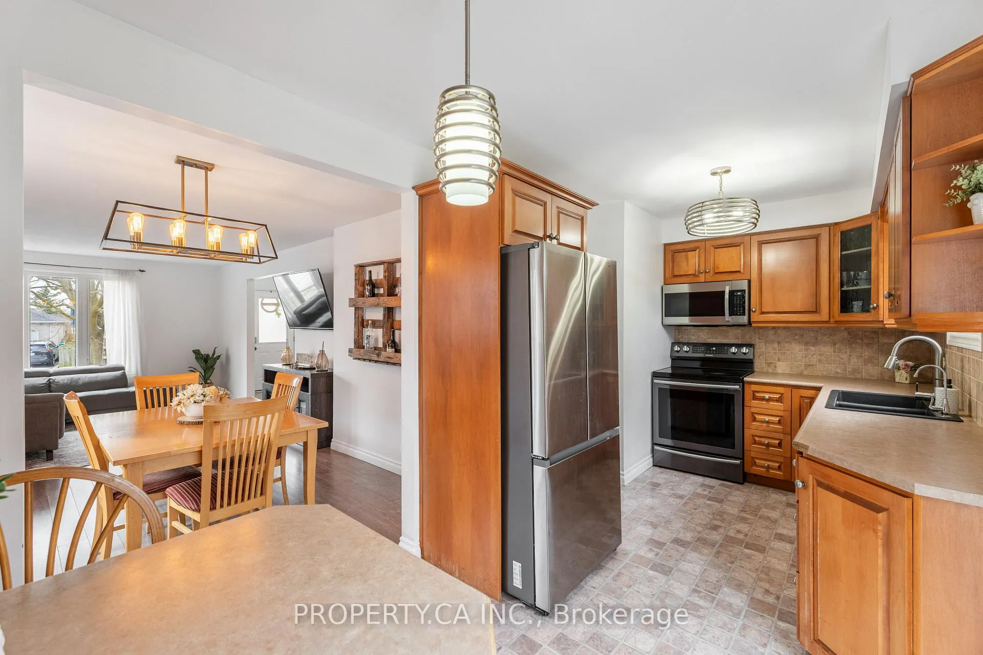 Photo 10 of 81 Stirling Macgregor Drive, Cambridge — HOMEH