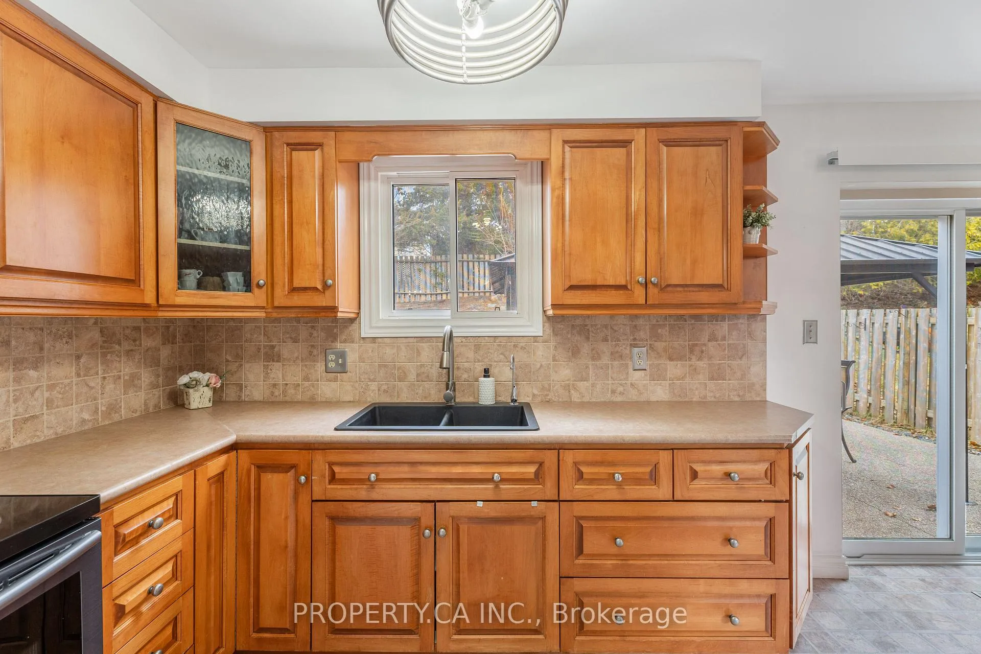 Photo 13 of 81 Stirling Macgregor Drive, Cambridge — HOMEH
