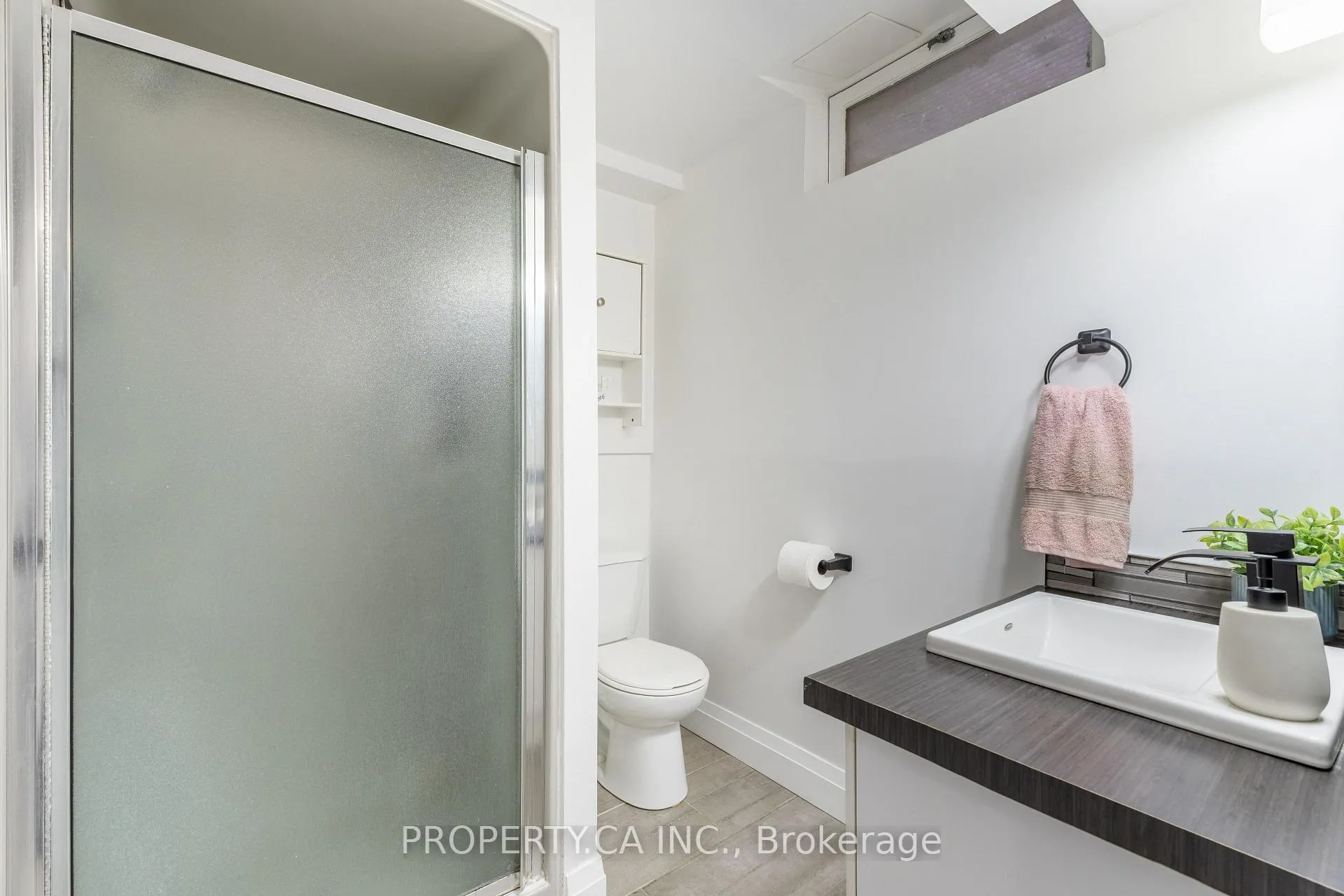 Photo 35 of 81 Stirling Macgregor Drive, Cambridge — HOMEH